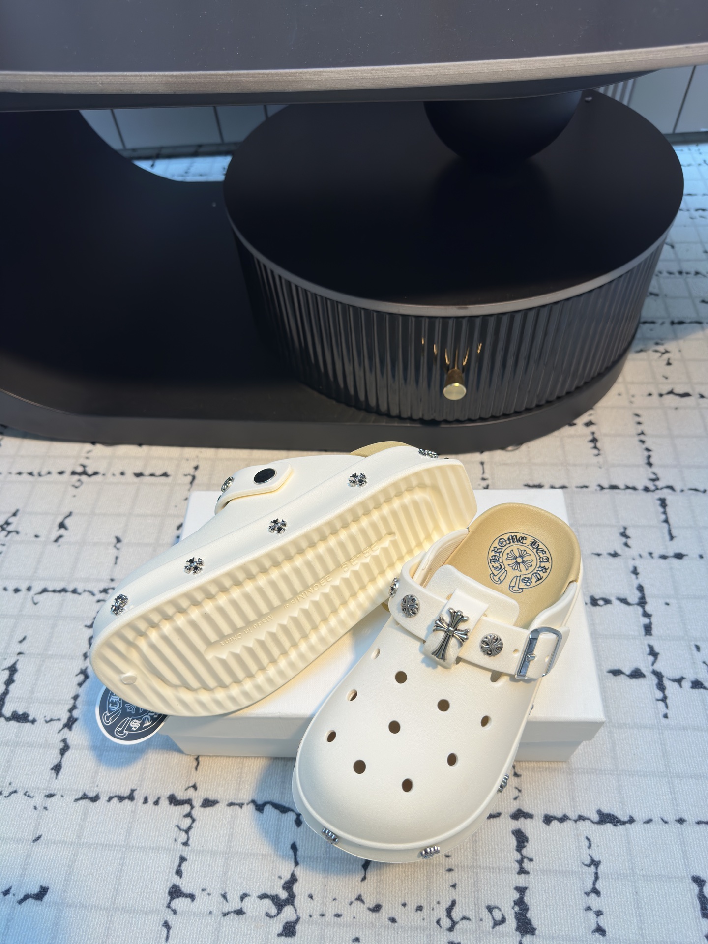 “Crozen Summer 2025 Fashion Collection: Soft and Comfortable Fabrics for Stylish and Cozy Feet” - 图片 5