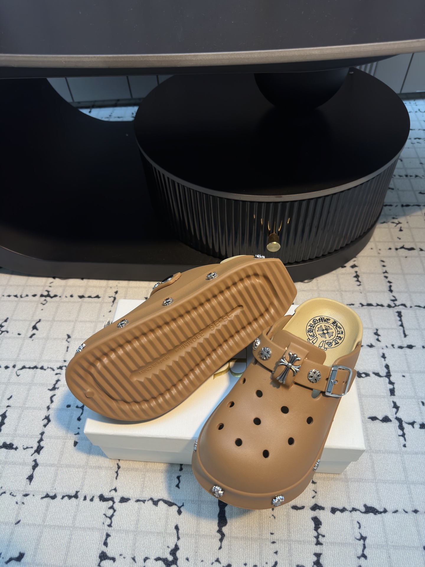 “Summer 2025 Fashion Trends: Soft and Comfortable Fabrics for Stylish Feet” - 图片 6