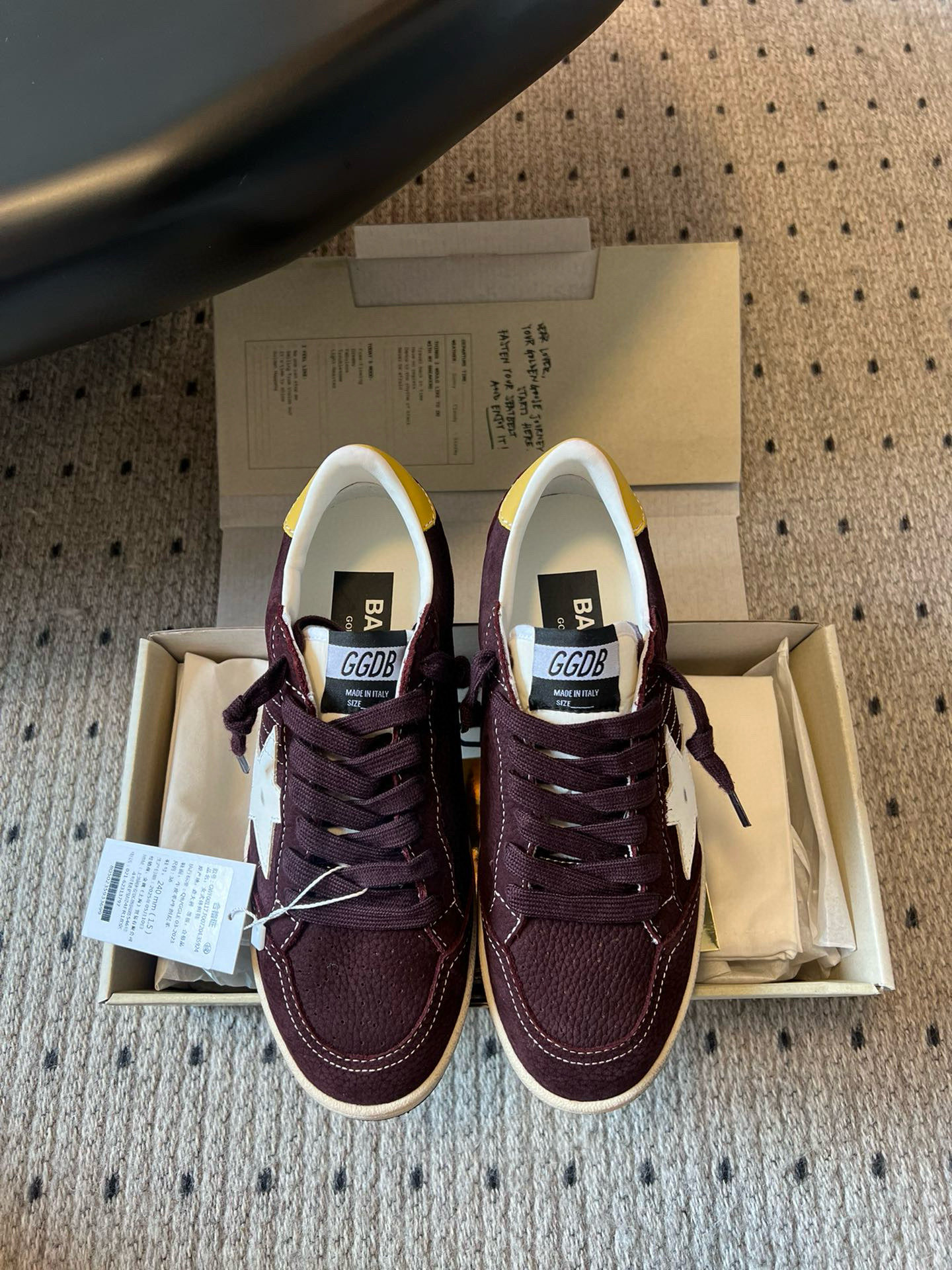 NO:421530,GGDB Golden Goos* 25ss small dirty shoes German training shoes ggdb classic couples small dirty shoes. To the point of being popular, white shoes, and various small dirty shoes are worn!  Celebrity private server demonstration × It’s so versatile!  No need to worry about washing shoes anymore!  The original custom cowhide (the essence of old making) inner towel + cowhide foot pad, original mold opening 3.5cm high-rise latex insole, irregular hand-polished torn upper, even the sole is polished and worn. Size 35/40 (40 custom made without return or replacement), casual shoes/sports shoes, sneakers, cowhide19860909批 GGDB Golden Goos* 25ss 小脏鞋 德训鞋 ggdb经典情侣款小脏鞋 火红程度上怼小白鞋,下踩各类小脏鞋！ 明星私服上脚示范 ×就是这么百搭 ！再也不用担心洗鞋的问题啦！ 鞋面原版定制牛皮（做旧精髓所在）内里毛巾+牛皮垫脚,原版开模3.5cm内增高乳胶鞋垫 不规则手工打磨做破鞋面,就连鞋底也是打磨做旧的 码数35/40（40定做不退不换）,休闲鞋/运动鞋,sneakers,cowhide,Women's Shoes