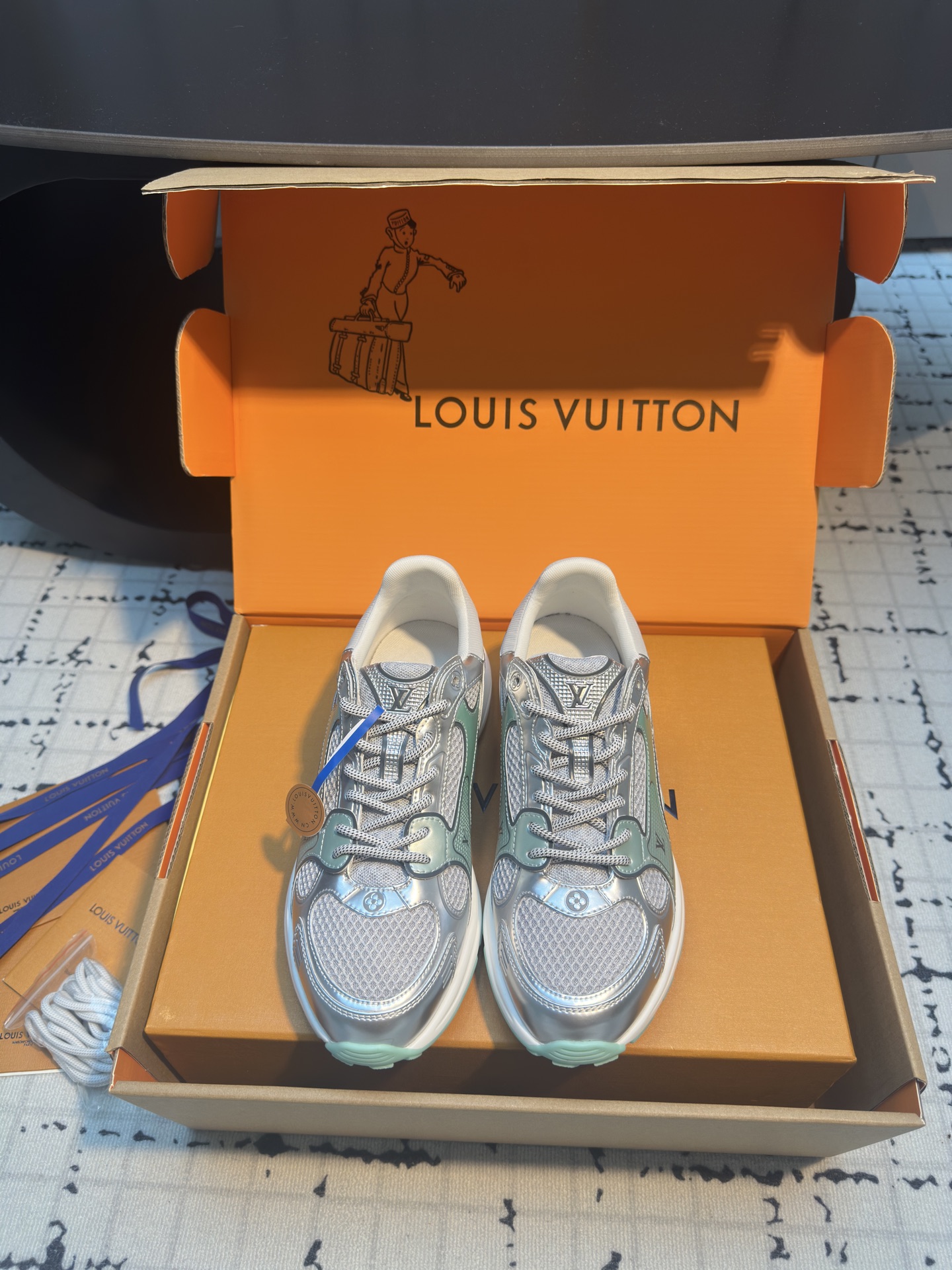 NO:482073,Lv Donkeys' new high-sports shoes Lv Silver Singer Olympia sneakers breathable + comfortable + appearance 4cm lightweight thick sole ~ heighten and slim ~ huge, easy to wear, great matching ~ all year round_versatile shoe king Different from market currency ~ high quality is absolutely different Women's 35/41 (40.41 custom-made without return or exchange) Men's 39/45 (39.45 custom-made without return or exchange), casual shoes/sports, louis vuitton, louis vuitton, alexander wang, louis vuitton, sneakers19860909Lv驴家全新增高运动鞋 Lv银角大王Olympia运动鞋 透气+舒适+颜值 4cm轻便厚底～增高又显瘦～巨高级、巨好穿、巨好搭配～一年四季_百搭鞋王 区别市场通货～高品质绝对不一样 女款35/41（40.41定做不退不换） 男款39/45（39.45定做不退不换）,休闲鞋/运动鞋,louis vuitton,louis vuitton,alexander wang,louis vuitton,sneakers,Women's Shoes