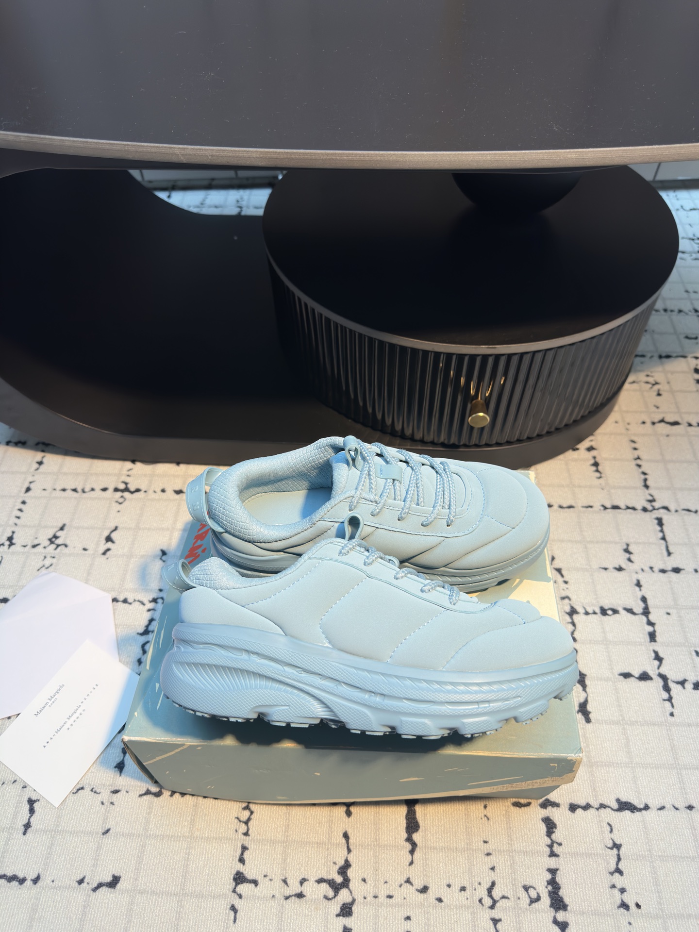 Marni x Hoka BondiB3: Fashionable & Comfortable Puffy-Bread Sneakers - 图片 6