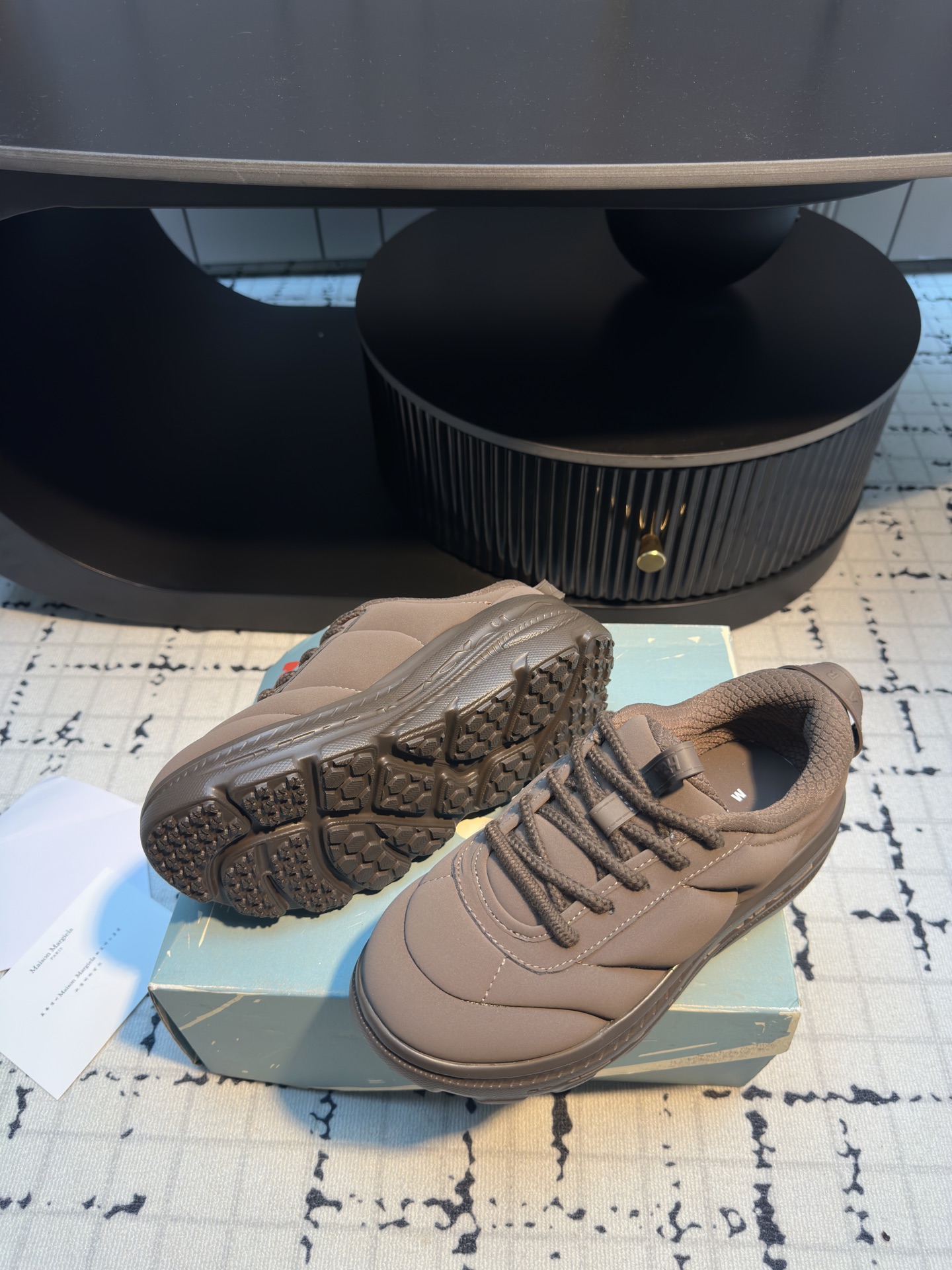 Marni x Hoka BondiB3: Fashionable and Comfortable Puffy-Bread Sneakers - 图片 8