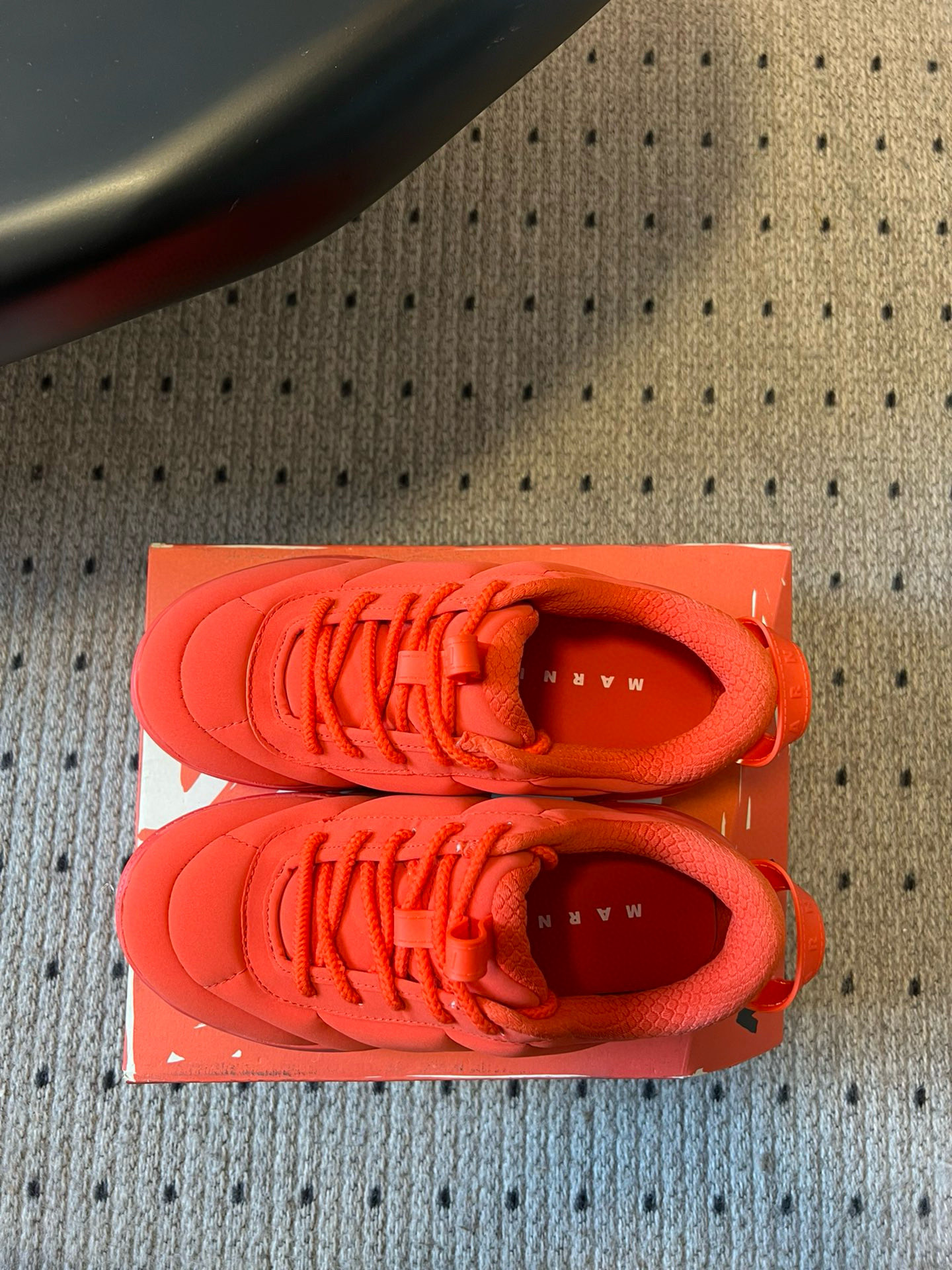 Marni x Hoka BondiB3: Fashionable Comfort in Puffy-Bread Sneakers - 图片 3