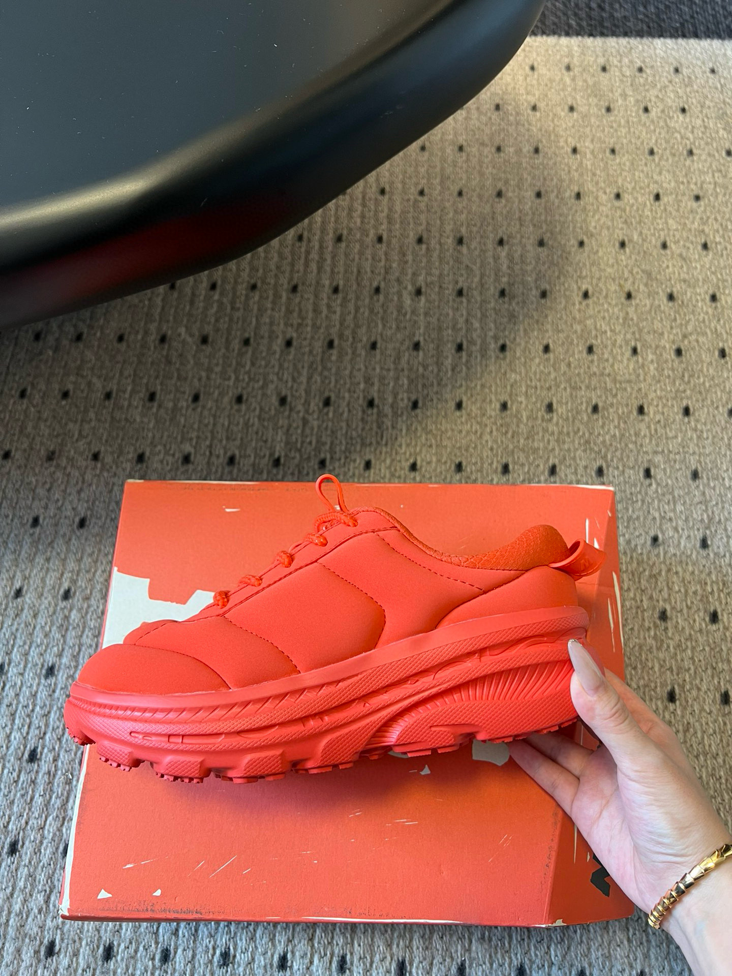 Marni x Hoka BondiB3: Fashionable Comfort in Puffy-Bread Sneakers - 图片 5