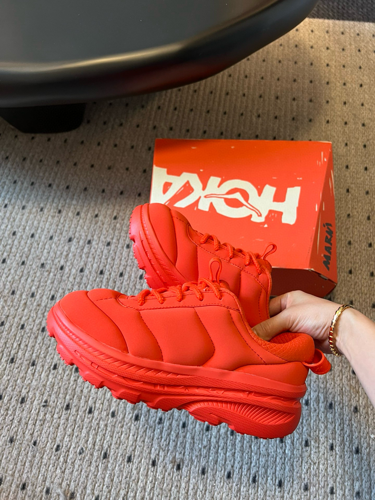 Marni x Hoka BondiB3: Fashionable Comfort in Puffy-Bread Sneakers - 图片 8