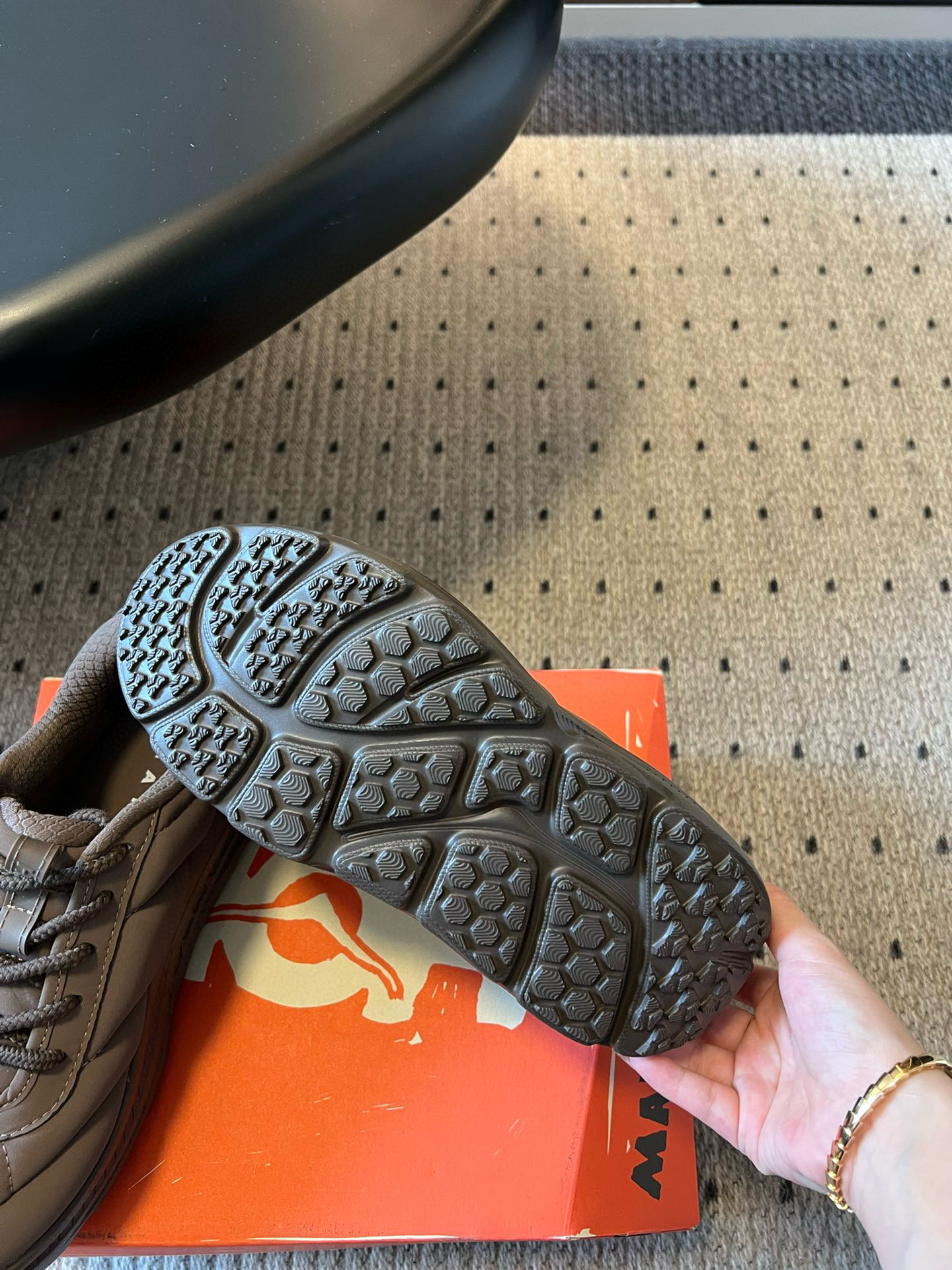 Marni x Hoka BondiB3 Sneakers: Fashion and Comfort Combined for Sporty Style - 图片 7