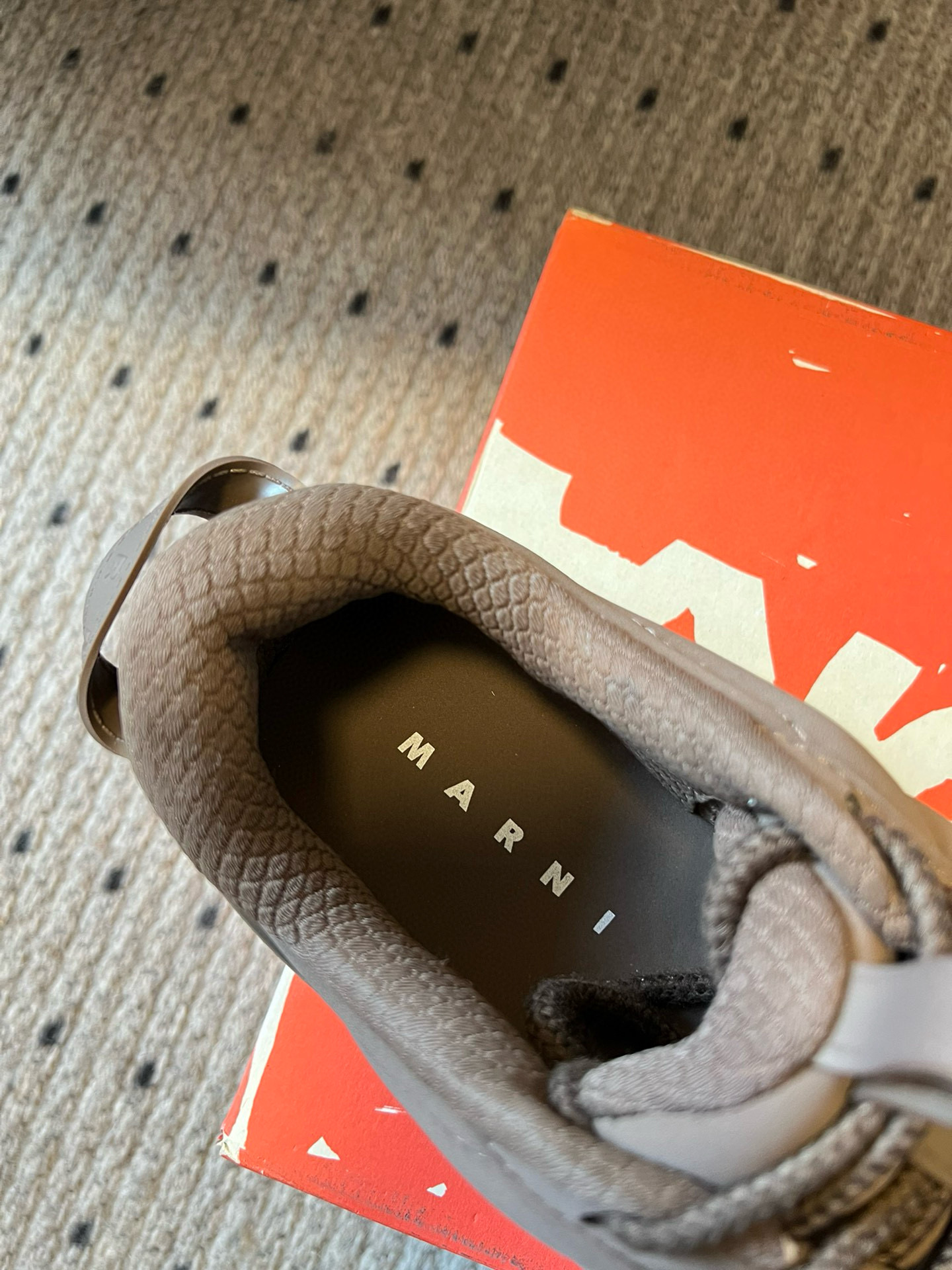 Marni x Hoka BondiB3 Sneakers: Fashion and Comfort Combined for Sporty Style - 图片 4