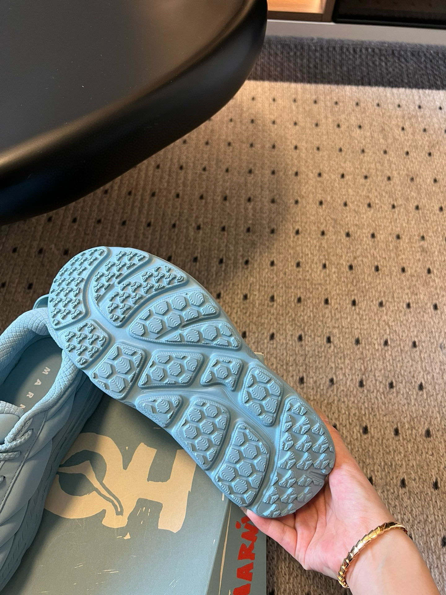 Marni x Hoka Bondi B3: Fashionable and Comfortable Puffy-Bread Sneakers - 图片 6