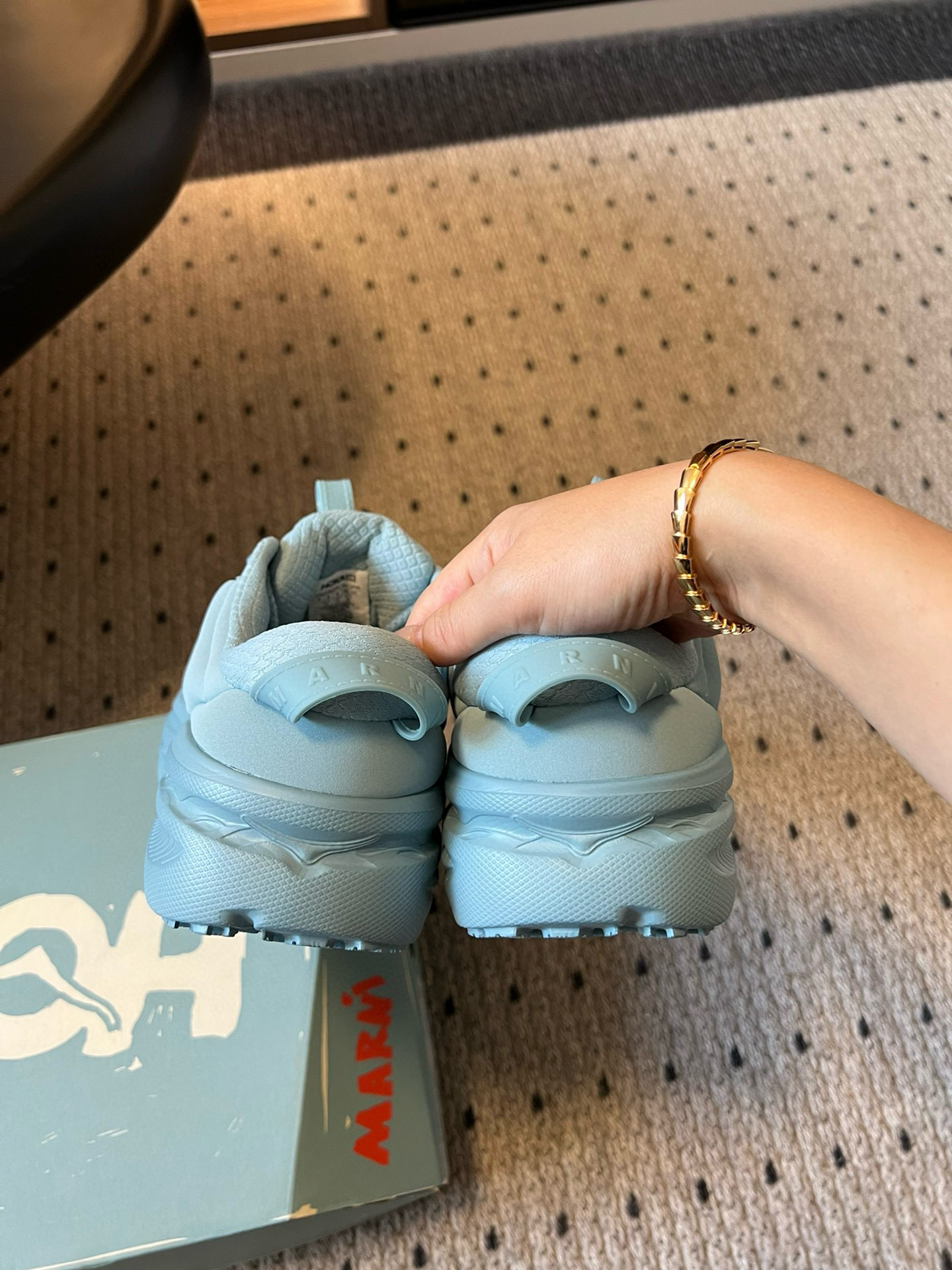 Marni x Hoka Bondi B3: Fashionable and Comfortable Puffy-Bread Sneakers - 图片 9