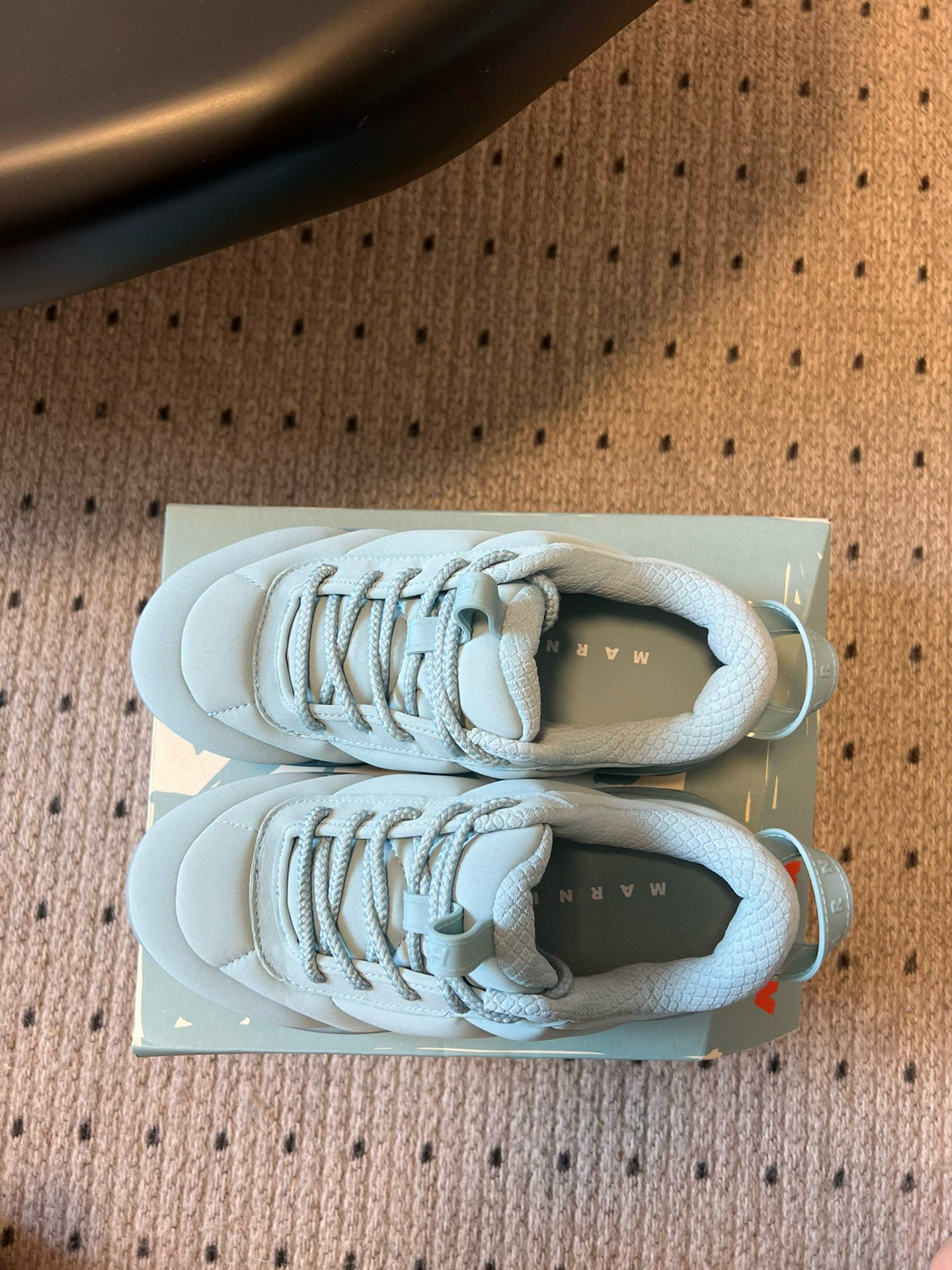 Marni x Hoka Bondi B3: Fashionable and Comfortable Puffy-Bread Sneakers - 图片 3