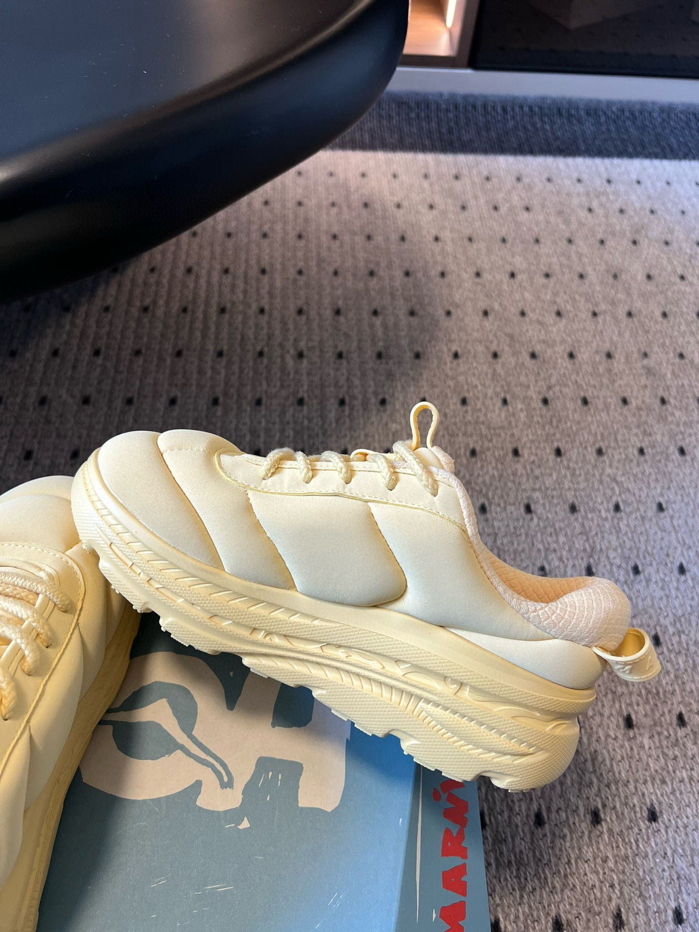 Marni x Hoka BondiB3 Sneakers: Fashionable Comfort for Sport Enthusiasts - 图片 8