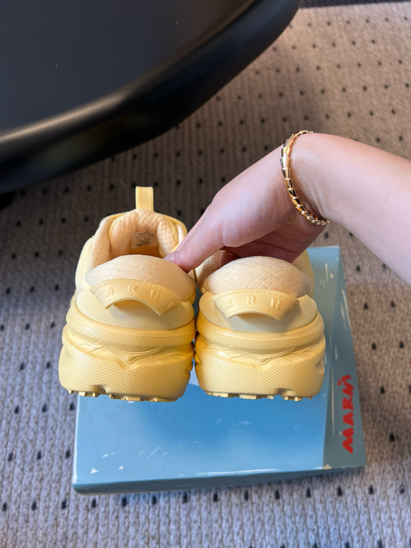 Marni x Hoka BondiB3 Sneakers: Fashionable Comfort for Sport Enthusiasts - 图片 7