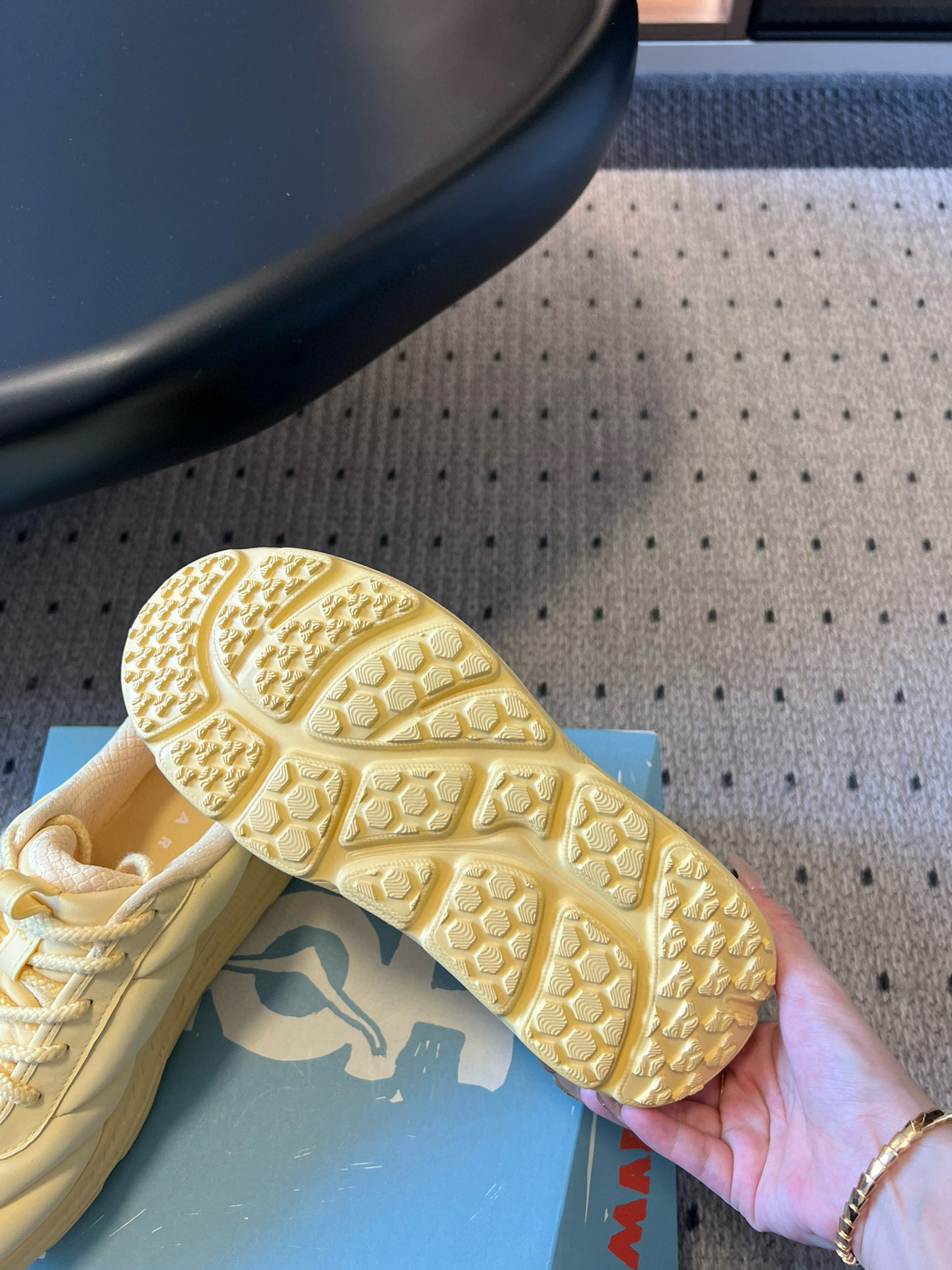 Marni x Hoka BondiB3 Sneakers: Fashionable Comfort for Sport Enthusiasts - 图片 6