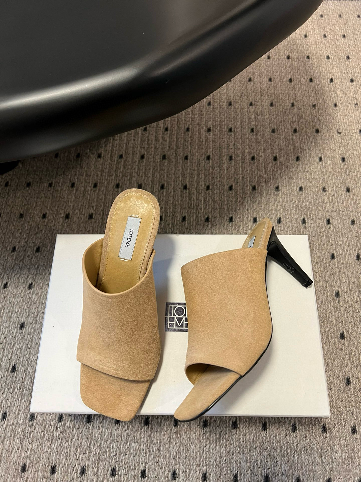 TOTEME 25s Flat-Bed Slippers: Soft, Elegant, High Fashion Cow Velvet Shoes.