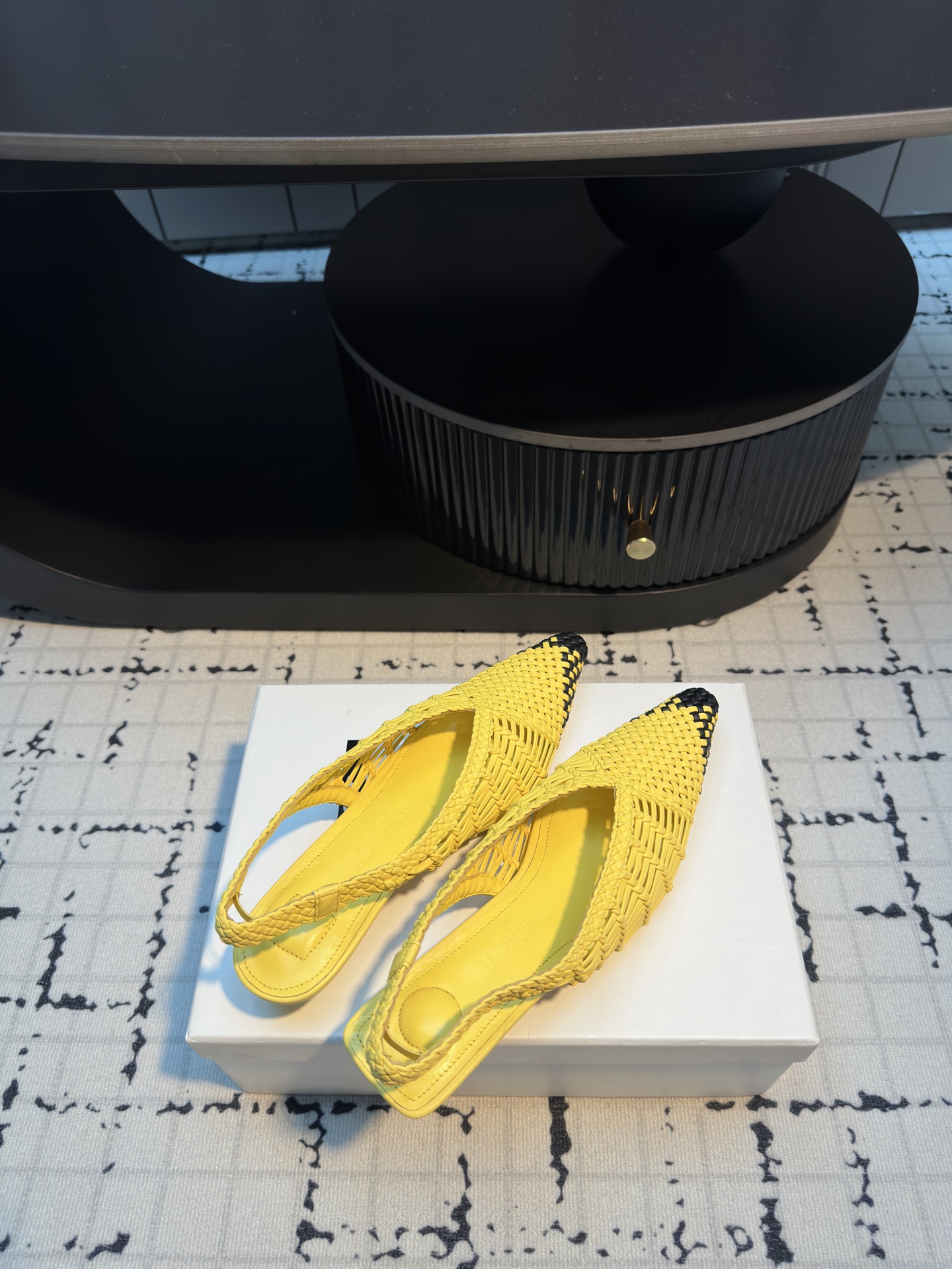 Jacquemus 25ss Knit Pointy Shoes: Fashionable Style with Unique Design - 图片 5
