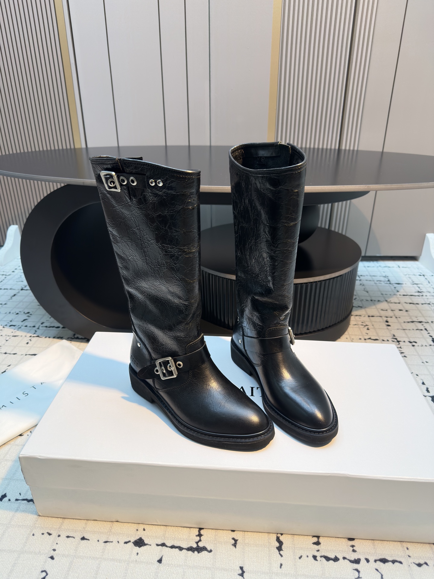 Golden Goose 2025 Western Cowboy Knight Boots with Cowskin Fabric and Pyramid Leather Bottom - 图片 3