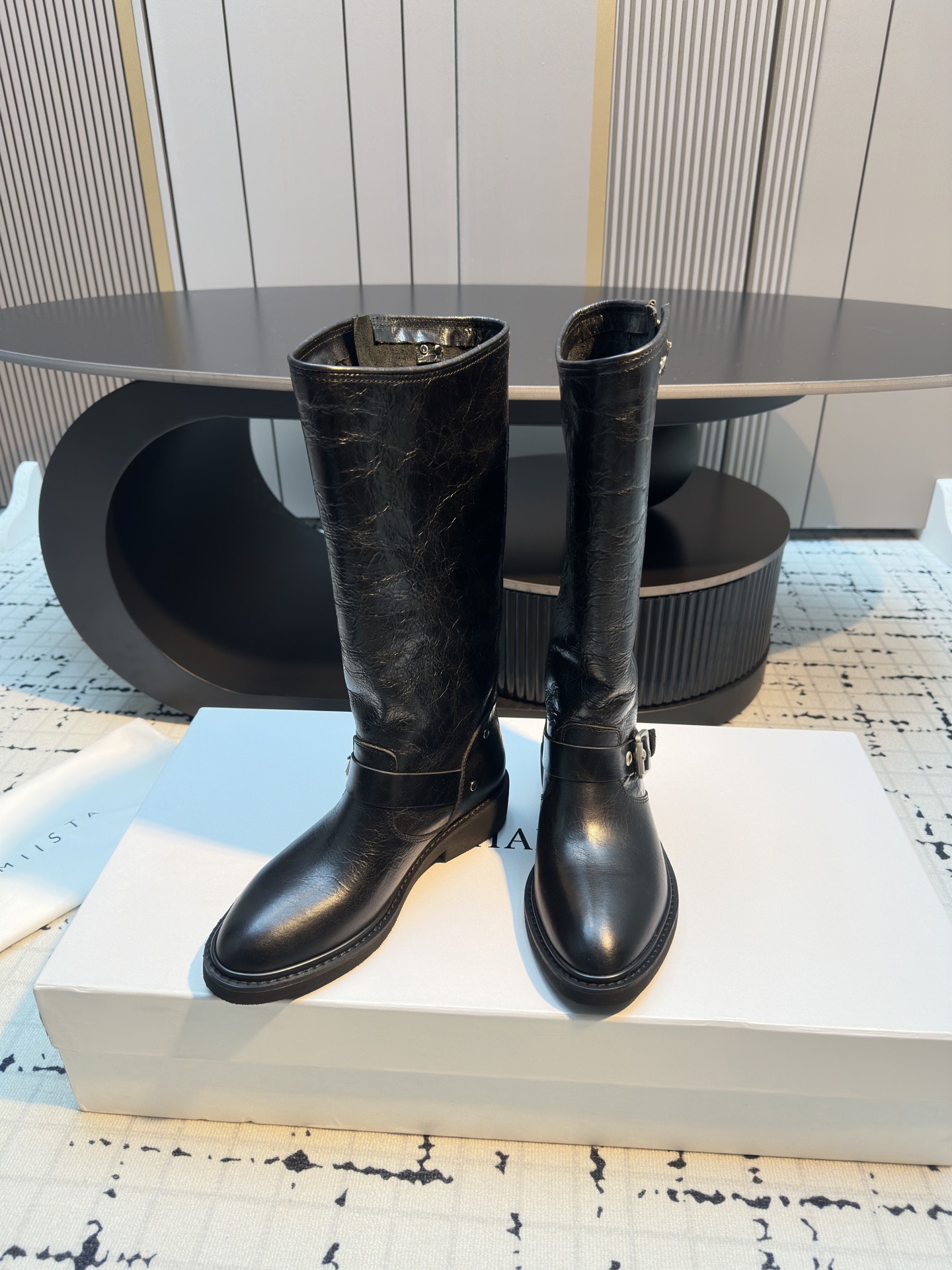 Golden Goose 2025 Western Cowboy Knight Boots with Cowskin Fabric and Pyramid Leather Bottom - 图片 4