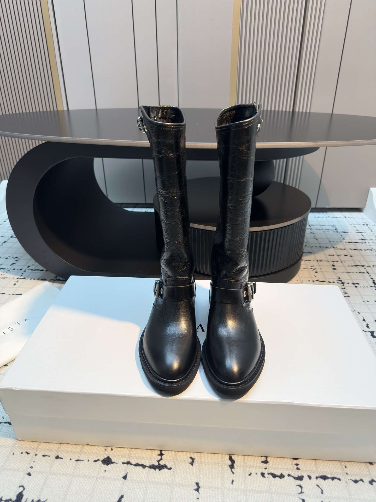 Golden Goose 2025 Western Cowboy Knight Boots with Cowskin Fabric and Pyramid Leather Bottom - 图片 2