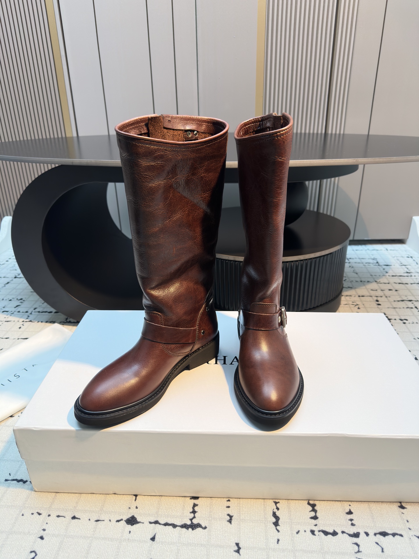 2025 Western Cowboy Knight Boots in Cowskin Fabric with Unique Design - 图片 4
