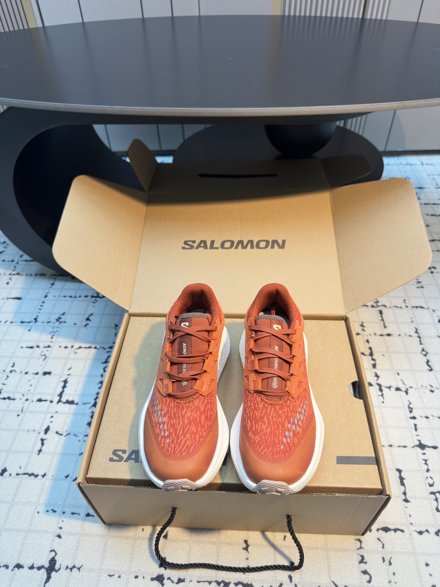 NO:462171,Salomon XT WHISPER New Limited Series… [Colorful Casual Sneakers on Cloth] All-matchless!  !  Salomon thick-soled versatile casual shoes. I recently wanted to find a versatile white shoes that you can wear at will. After watching it for a long time, I still got the co-branded style that I planted in the past. It is light and raised, and it is good to wear it. It is easy to wear it. It is light and raised, and it is good to wear it. It is very futuristic!  Original custom technology fabric of upper, original customization of inner lining, original customization of breathable mesh, original custom injection molded foam sole, original unslipped rubber outsole, women's model 35/40 (40 customization, no return or replacement) men's model 40/45 (45 customization, no return or replacement), casual shoes/sports, sneakers19860909萨洛蒙 SALOMON XT WHISPER 新款限定系列…【彩色布面休闲运动鞋】 百搭无脑冲！！萨洛蒙厚底百搭休闲鞋 最近就想找一款可以随意穿的百搭小白鞋 看了好久还是拿下了之前种草的联名款 又轻又垫高好一款时常的增高鞋啊 增高百搭好穿绝了 又轻又垫高 好一款时常的增高鞋啊 未来感十足！ 鞋面原版定制科技布料 内里原版定制透气网 垫脚原版定制注塑成型发泡底 大底原版开模防滑橡胶大底 女款35/40（40定做不退不换） 男款40/45（45定做不退不换）,休闲鞋/运动鞋,sneakers,Women's Shoes