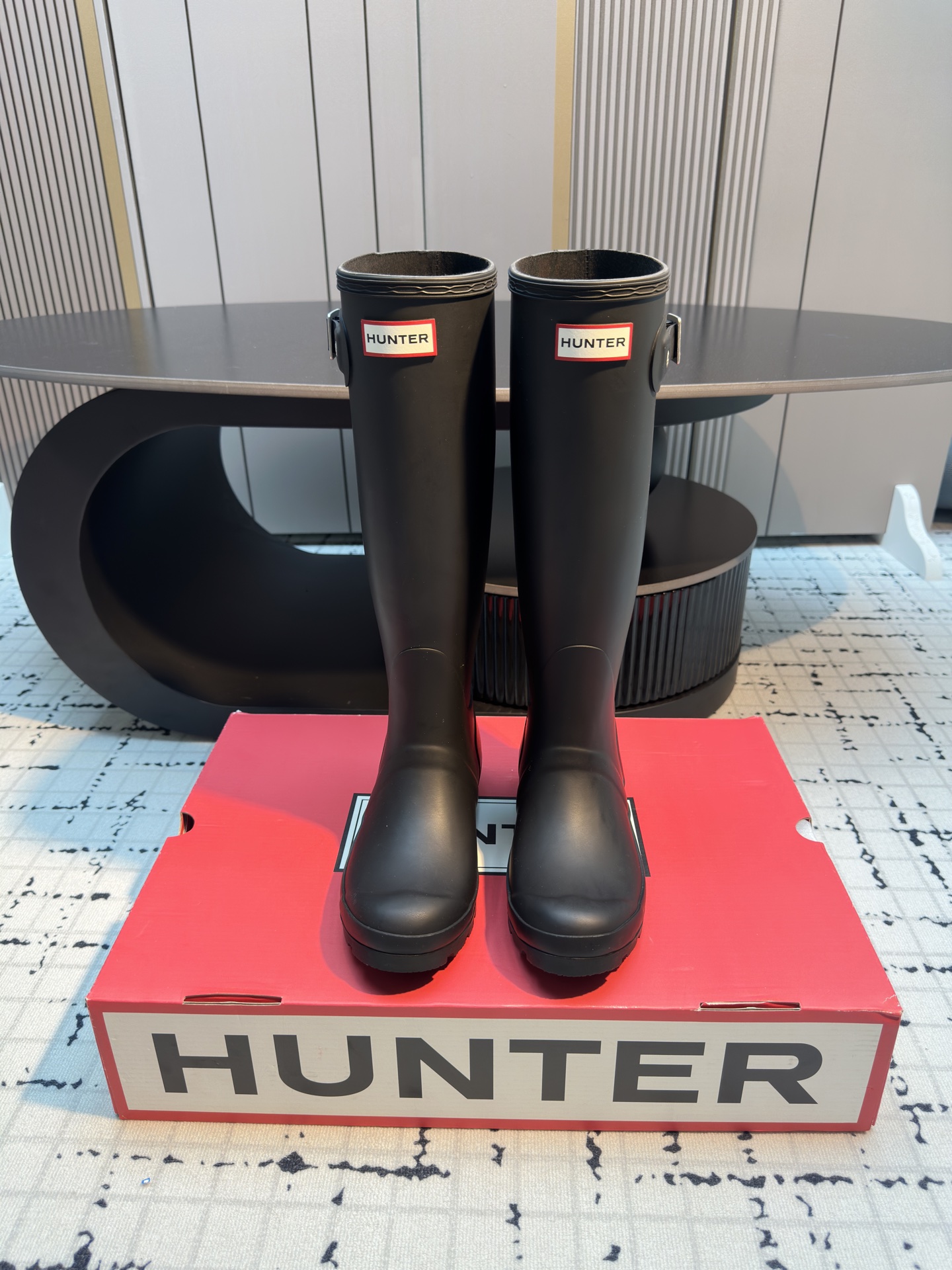 NO:462152,Original OEM production, special channel genuine product Hunter Wellington rain boots outdoor camping waterproof and non-slip knight boots women's long boots high boots pure natural rubber material, inner polyester fiber heel height: 3cm not picky legs, also super thin size 35/40 (40 custom made without return or replacement), boots, boots, rain boots19860909原单代工生产,特殊渠道正品货 Hunter惠灵顿雨靴户外露营防水防滑骑士靴女长筒女靴高筒靴 纯天然橡胶材质,内里聚酯纤维 跟高: 3cm不挑腿型,还超显脚瘦 码数35/40（40定做不退不换）,靴子,boots,rain boots,Women's Shoes