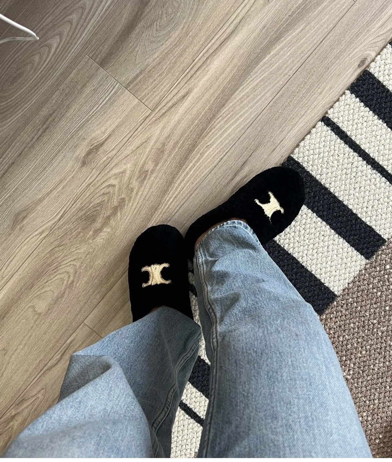 NO:460925,Picture of foot, half-dragged fur shoes19860909上脚图,半拖毛毛鞋,Women's Shoes