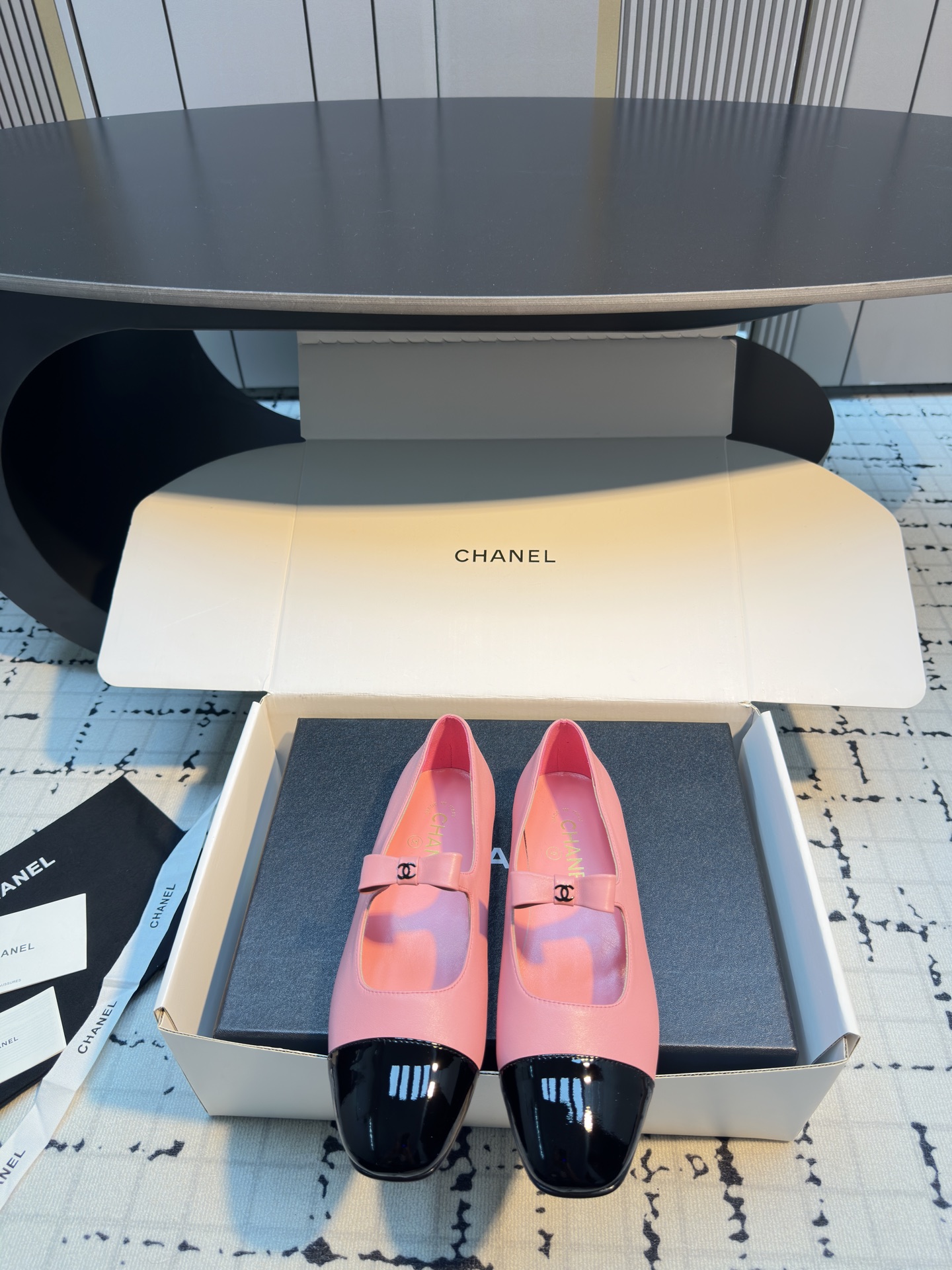 NO:483599,*||Little scented small square head bow color-blocked Mary Zhen shoes Small square head design ~ generous and decent ~ The color matching is beautiful ~ Low-key and high-end ~ The small bow design ~ Super modified foot shape and slim ~ Great and easy to wear ~ It's so fairy to wear ~ Match socks Skirts Pants Full of temperament ~ Elegant lady style Temperament style Invincible beauty ~ irresistible Size 35/41 (40.41 Custom made without return or exchange), Mary Zhen, mary jane, skirts, socks19860909*||小香小方头蝴蝶结拼色玛丽珍鞋 小方头设计～大方得体～配色好看绝了～低调高级感～ 小蝴蝶结设计～超级修饰脚型又显瘦～巨好穿～ 上脚太仙了～搭配袜子 裙子 裤子 满满气质感～优雅淑女风 气质风 无敌美～无法抗拒 码数35/41（40.41定做不退不换）,玛丽珍,mary jane,skirts,socks,Women's Shoes