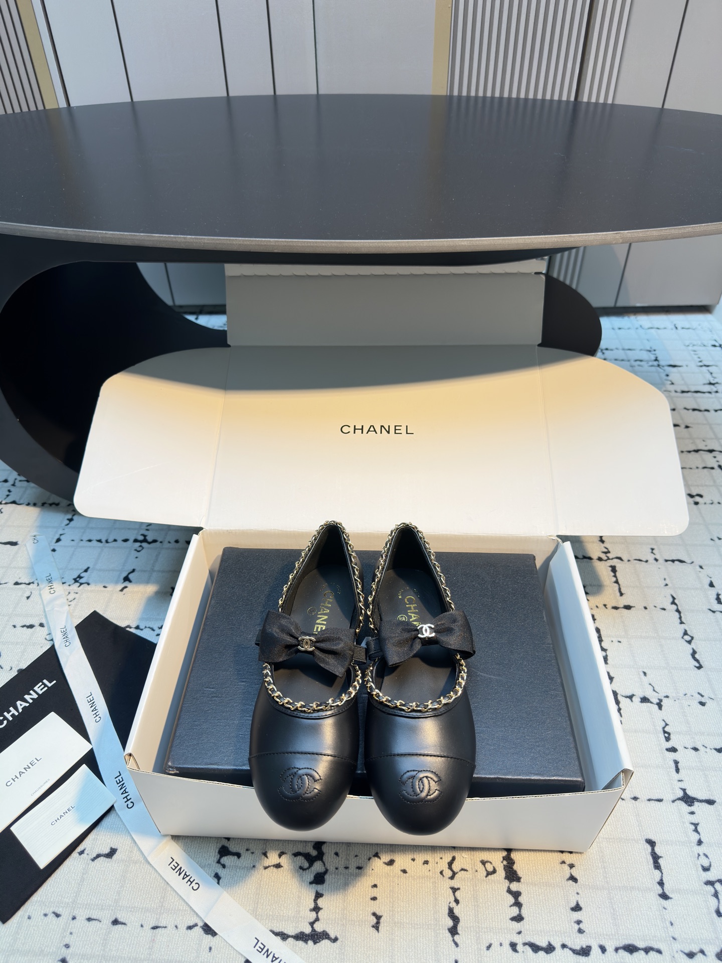 NO:483592,*||Little Fragrant Round Head Bow Color Bundle Mary Jane Shoes Round Head Design~ Elegant and Decent ~ The color matching is beautiful~ Low-key and high-end ~ The small bow design~ Super modified foot shape and slim~ It's so great to wear~ It's so fairy~ Match with socks, skirts, pants, full of temperament~ Elegant ladylike style, temperament style, invincible beauty~ irresistible Size 35/41 (40.41 Custom made without return or exchange), Mary Jane, mary jane, skirts, socks19860909*||小香圆头蝴蝶结拼色玛丽珍鞋 圆头设计～大方得体～配色好看绝了～低调高级感～ 小蝴蝶结设计～超级修饰脚型又显瘦～巨好穿～ 上脚太仙了～搭配袜子 裙子 裤子 满满气质感～优雅淑女风 气质风 无敌美～无法抗拒 码数35/41（40.41定做不退不换）,玛丽珍,mary jane,skirts,socks,Women's Shoes