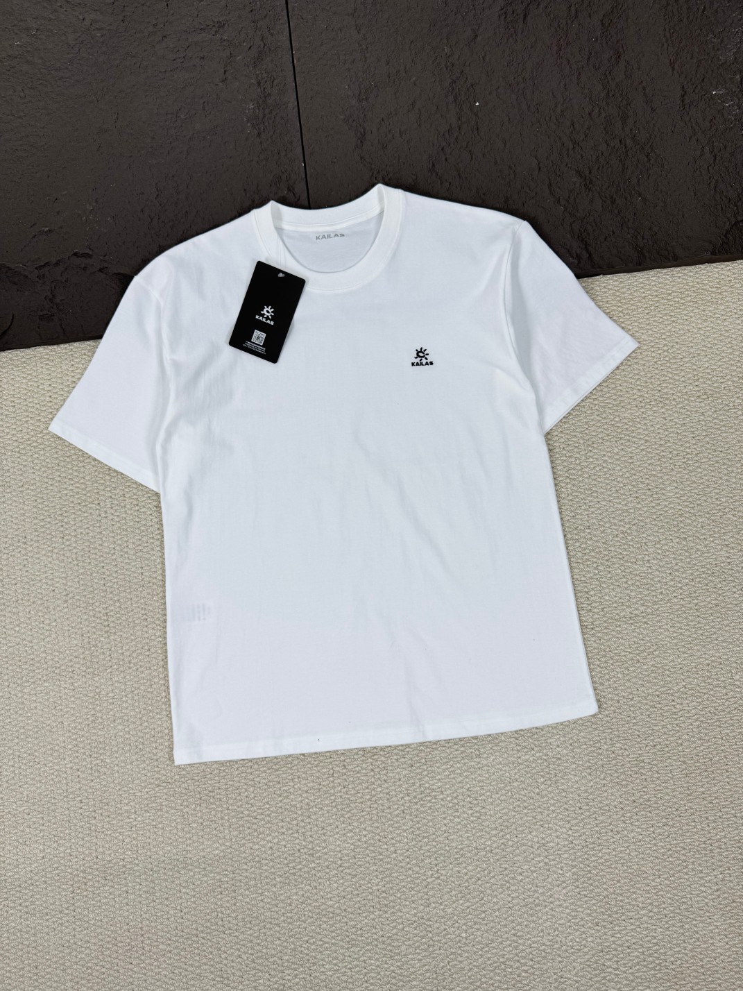Alternative view of T-Shirt 05743