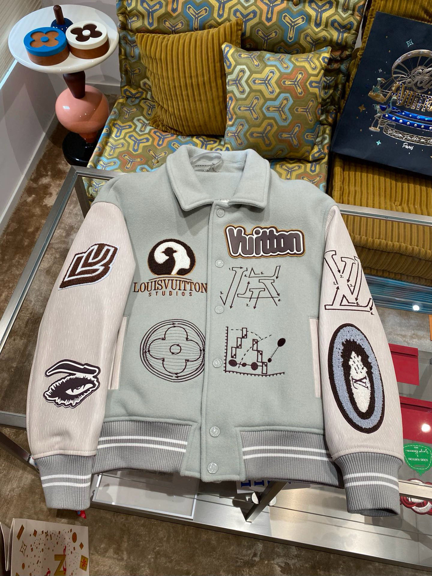 NO:677165,There are all the pictures in the collection,,19860909集图片 都有,,,Women's clothing