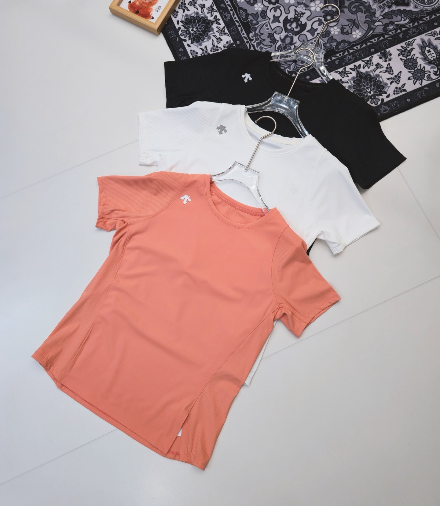 Alternative view of T-Shirt 05938