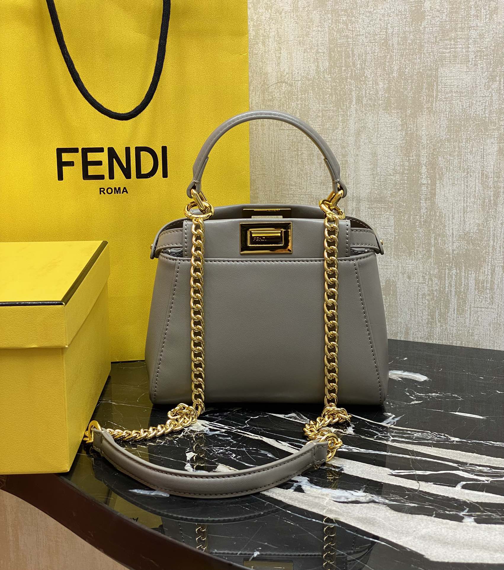 Fendi Details: Clearance at the end of the year, 680
