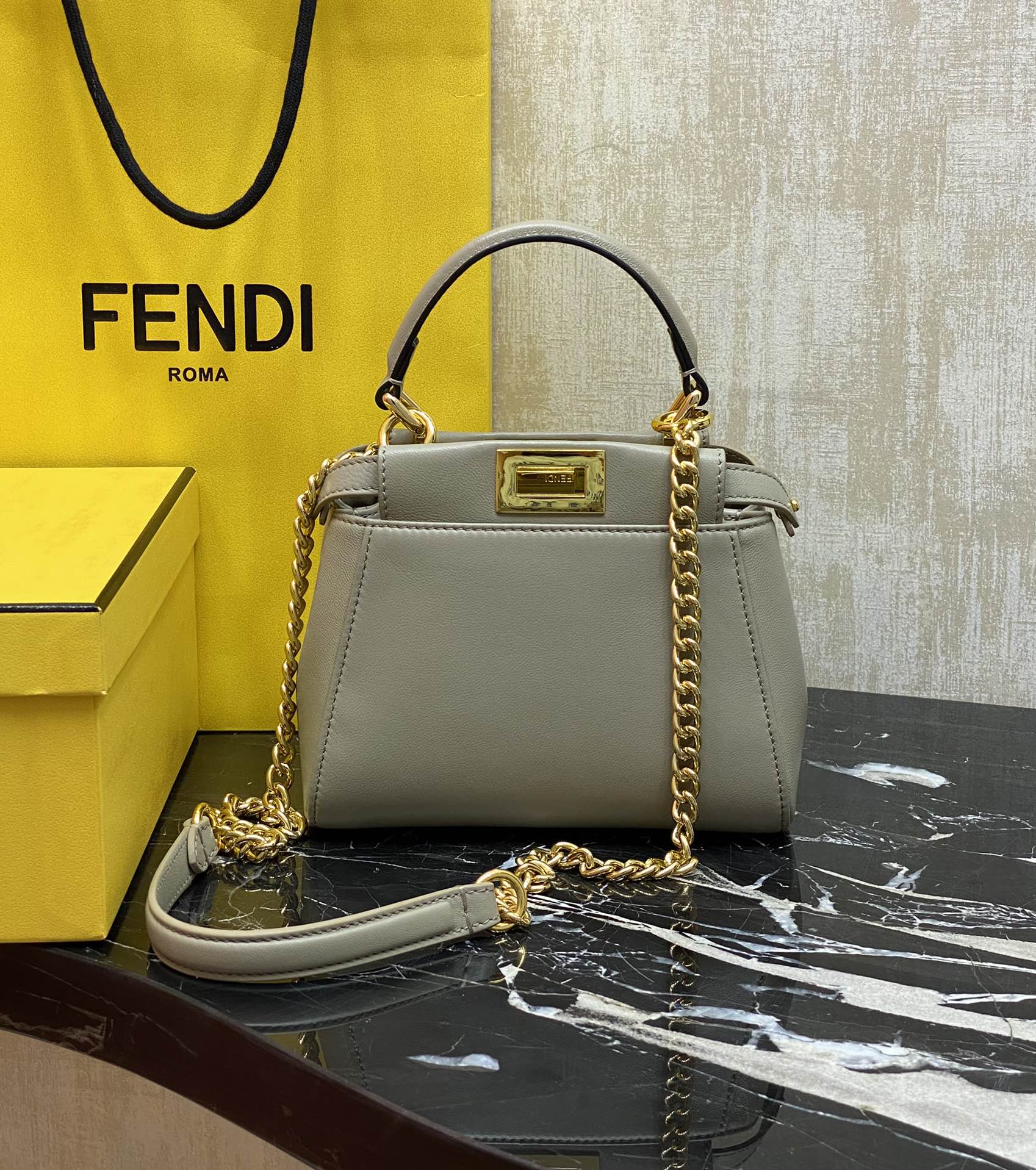 Fendi Details: Clearance at the end of the year, 680