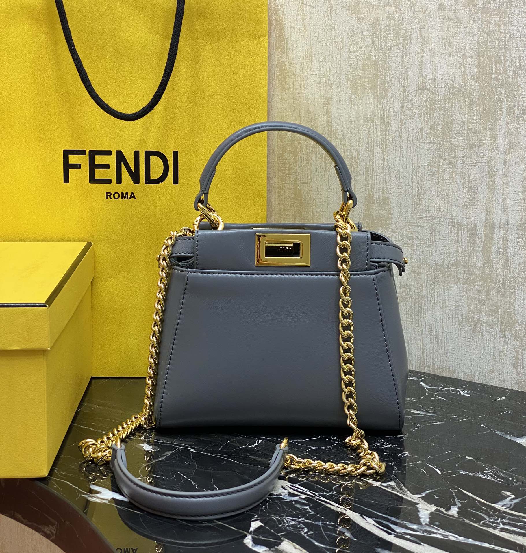 Fendi Details: Clearance at the end of the year, 680