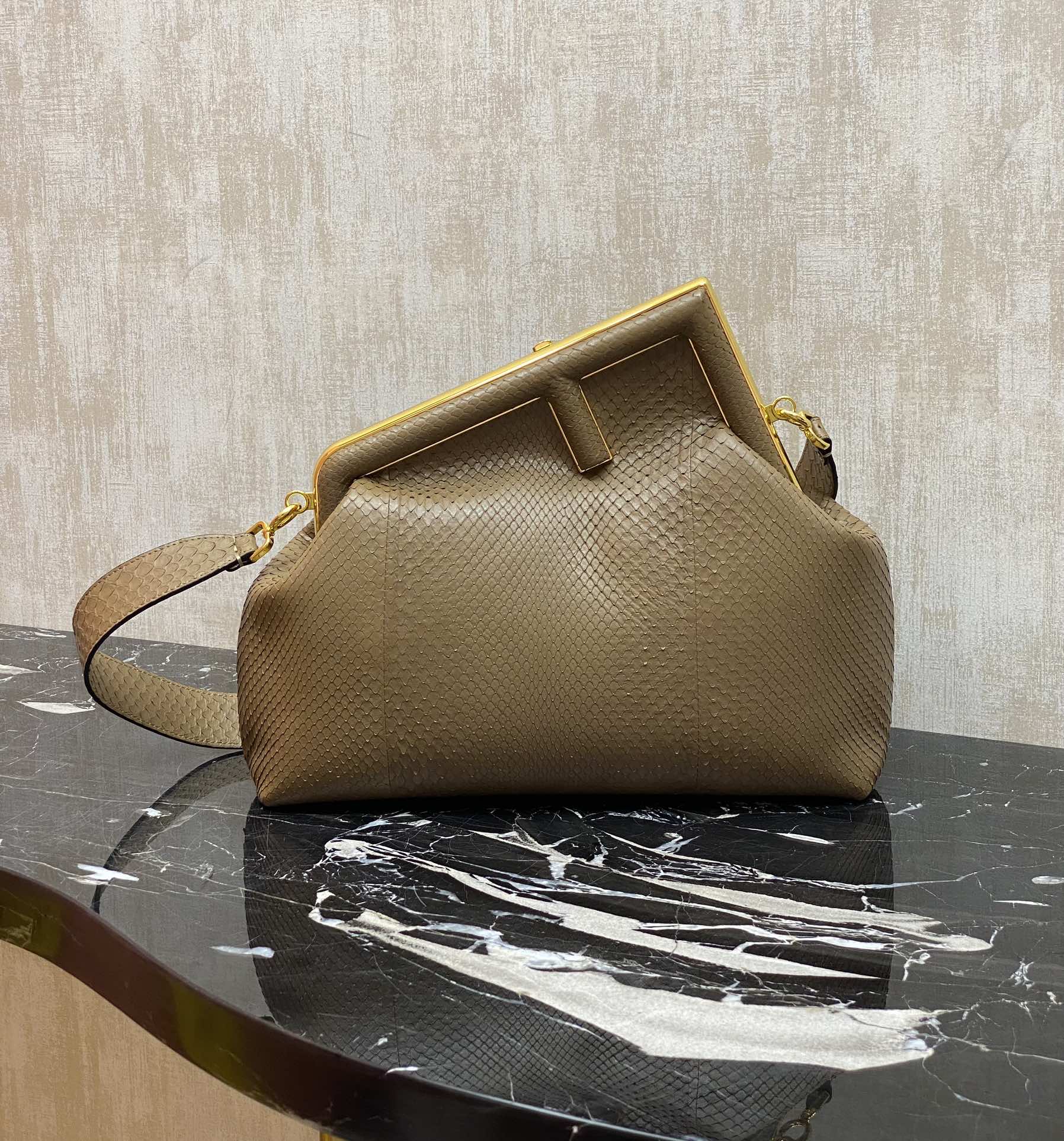 Fendi Year-end promotion, special price 2250