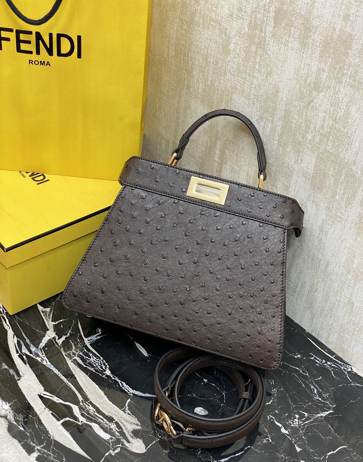Fendi Large size 27cm Collection: