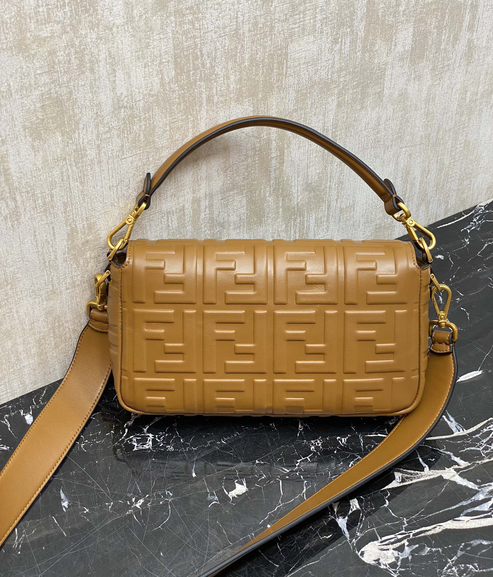 Fendi Details: You can understand the Baguette bag by looking at the actual pictures