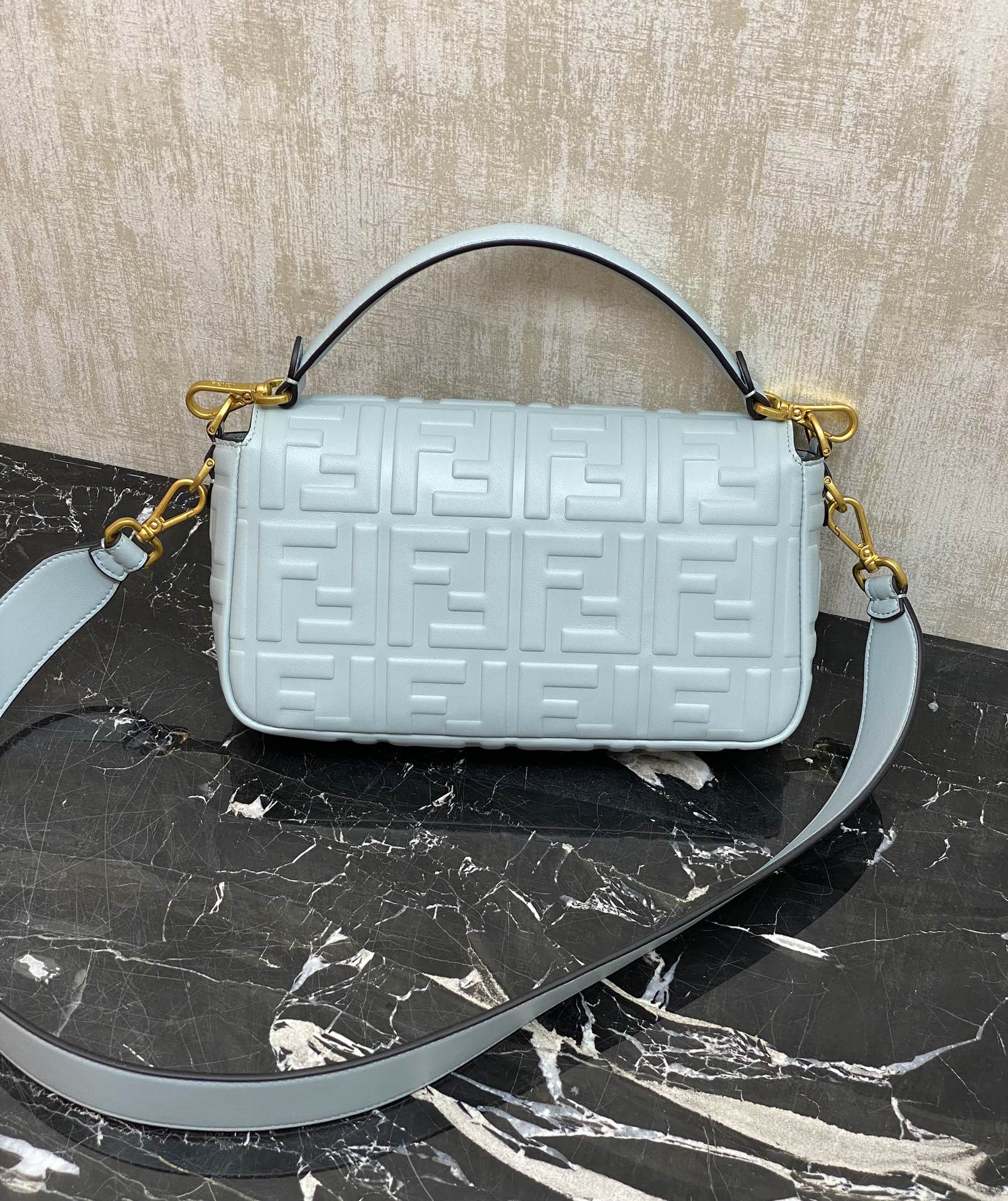 Fendi Details: You can understand the Baguette bag by looking at the actual pictures