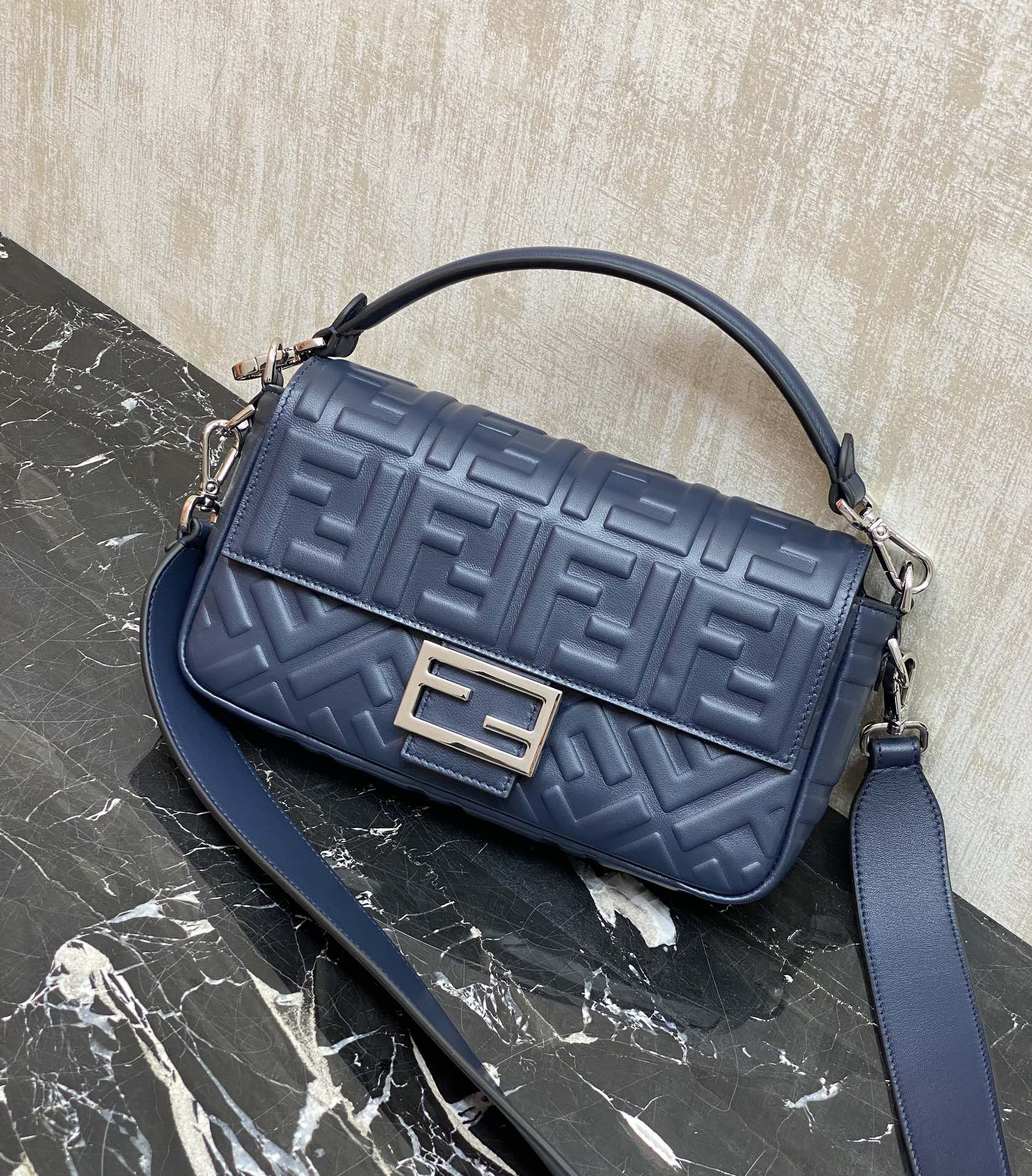 Fendi Details: You can understand the Baguette bag by looking at the actual pictures
