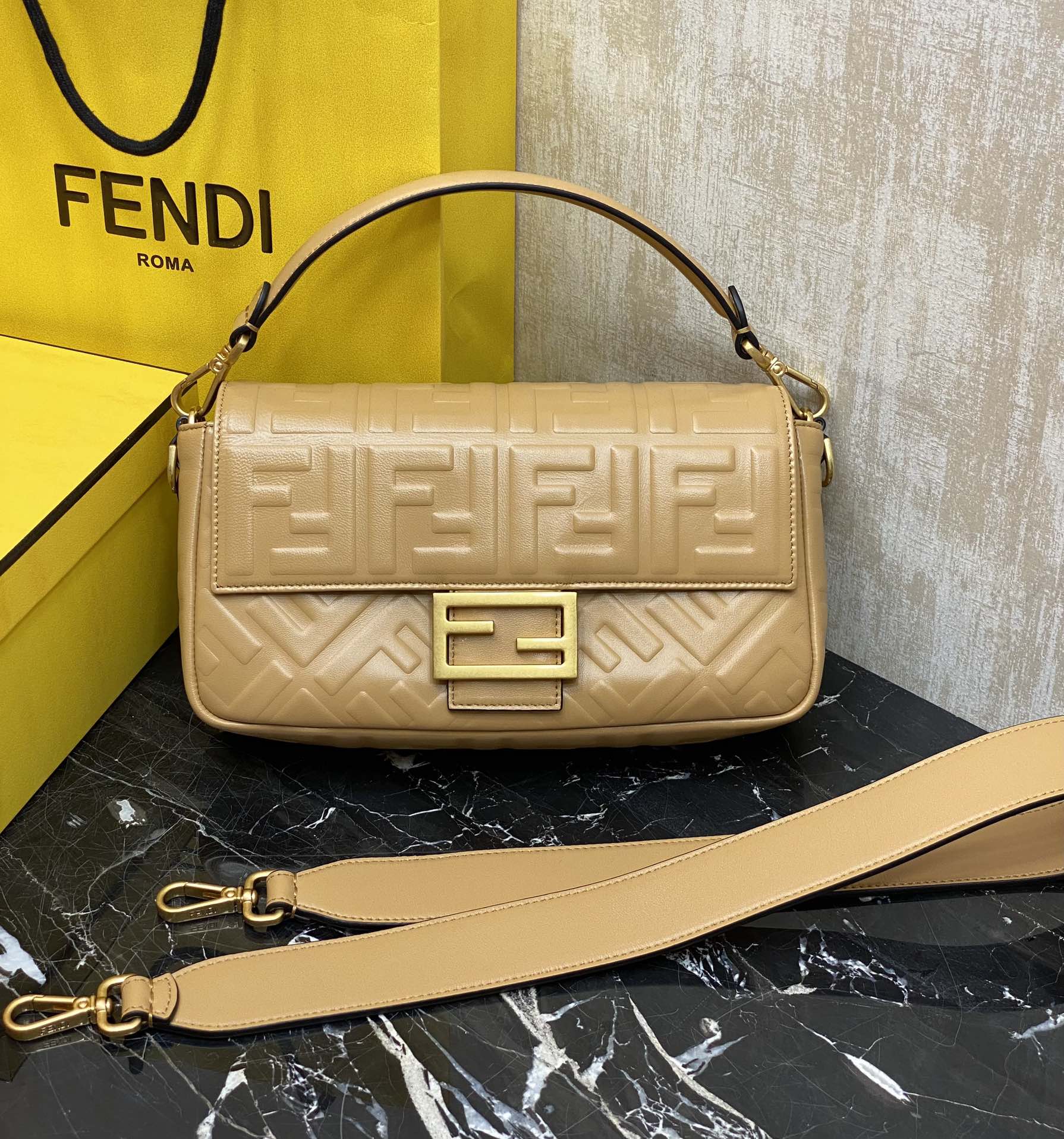 Fendi Details: You can understand the Baguette bag by looking at the actual pictures
