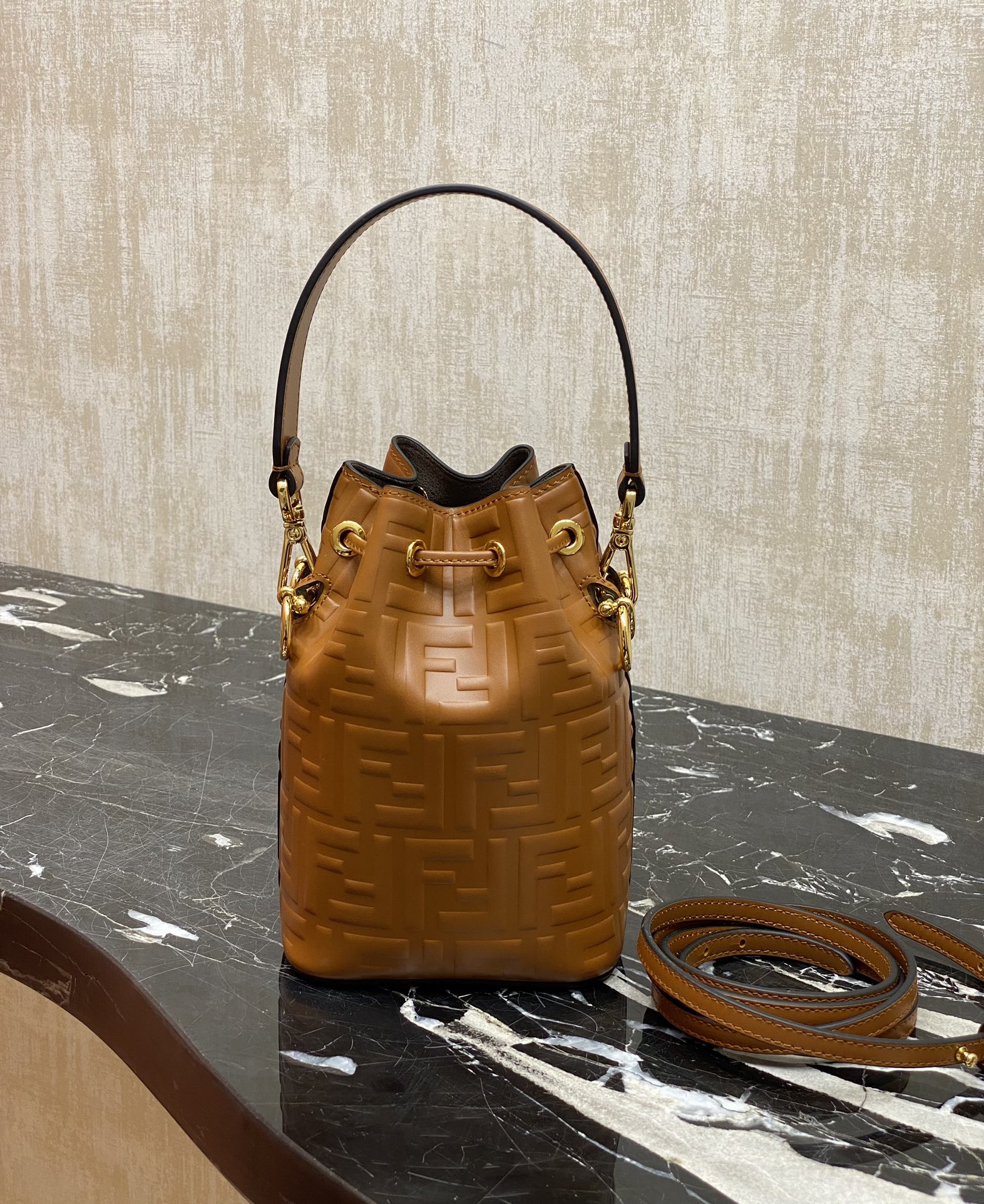 factory [With counter full package] Fendi
