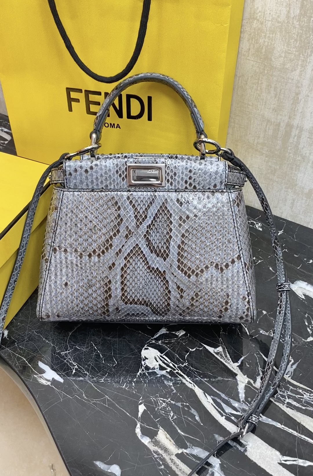 Fendi Luxury Bag aeK3RQ