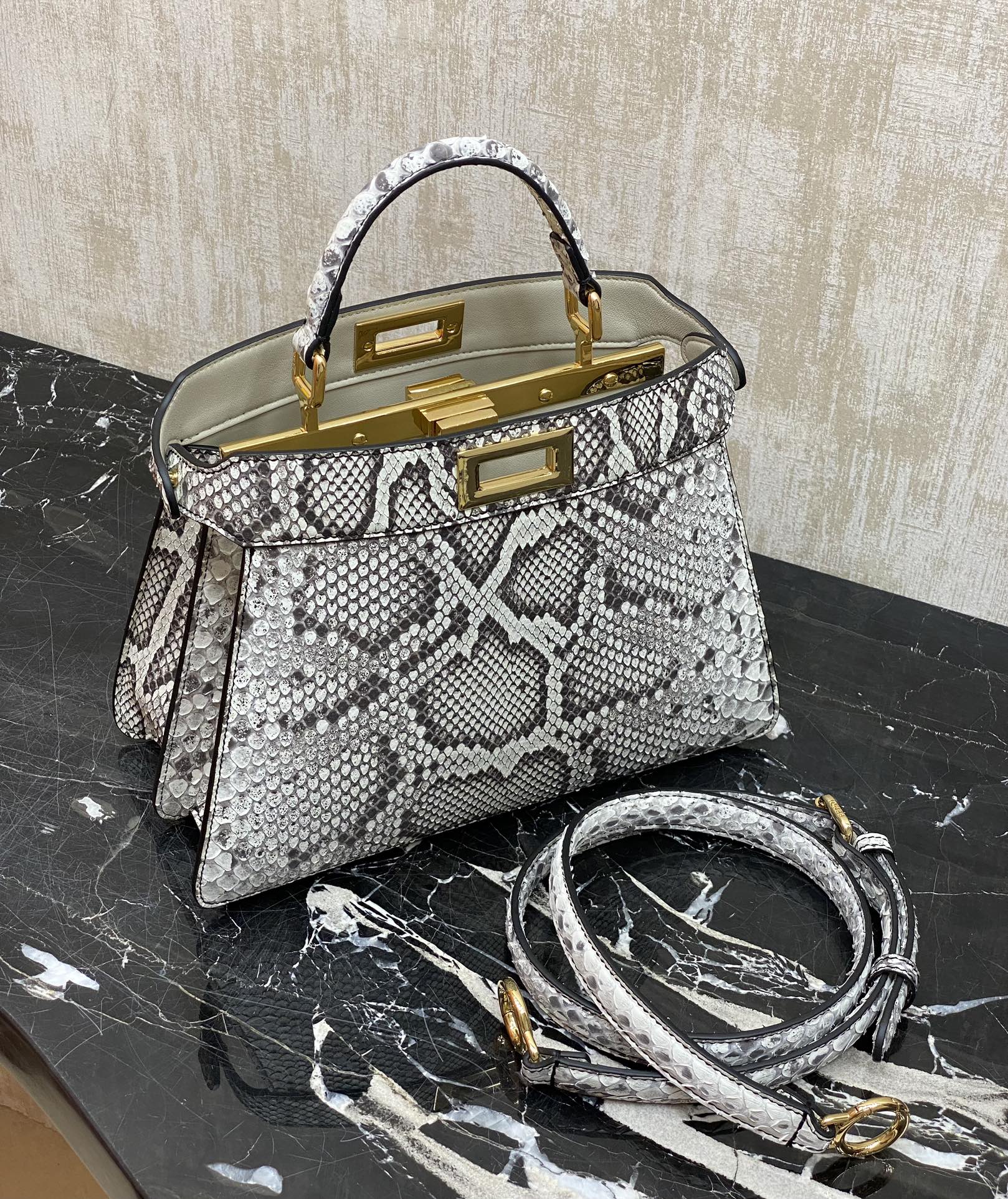 Fendi So beautiful, big snake skin