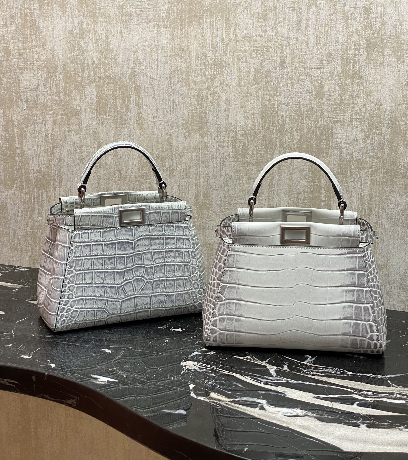 Fendi Collection: Ready stock Upgraded version You can understand the Baguette bag by looking at the actual pictures