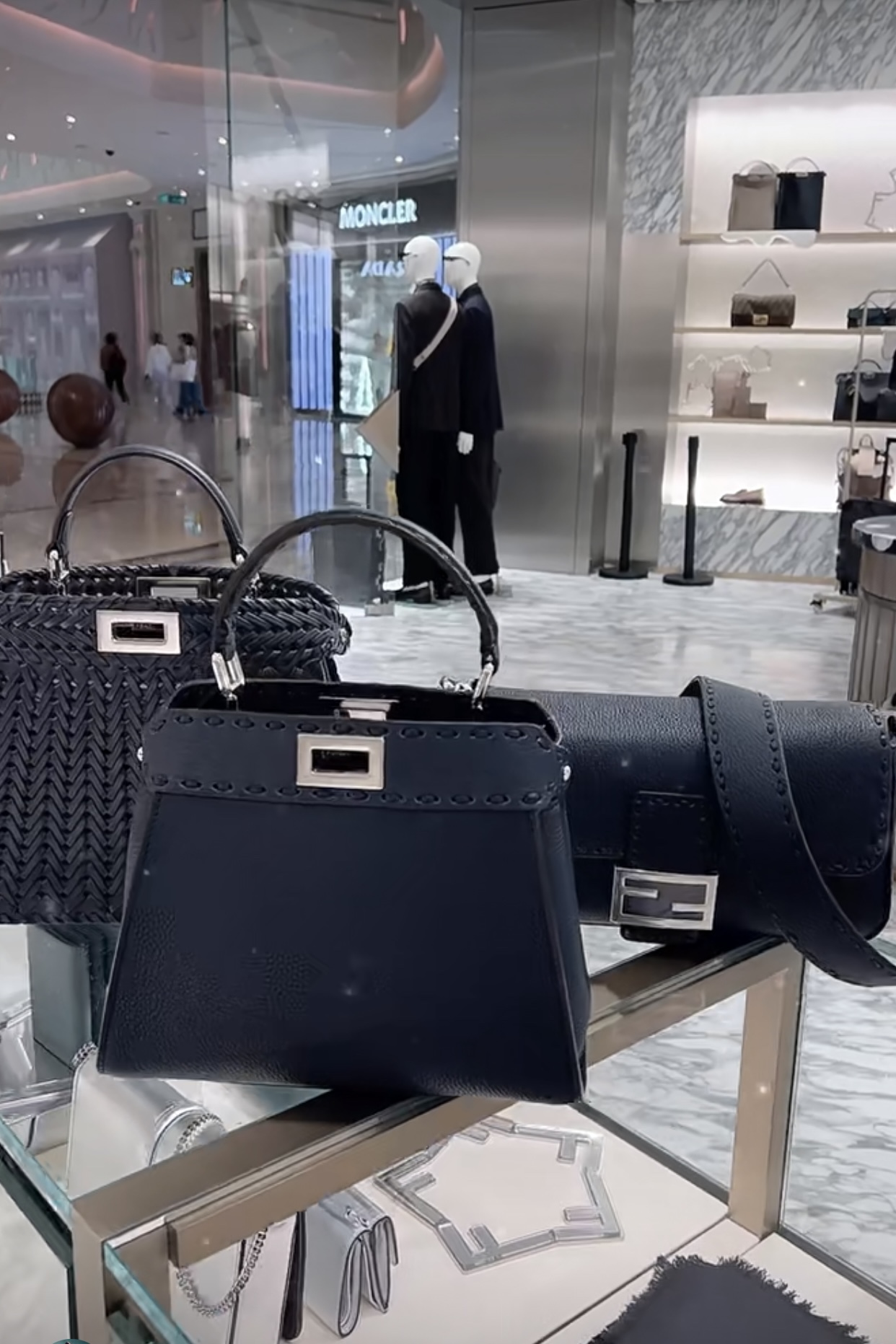 Fendi Midnight blue, Peekaboo, is probably a year-round color that never goes out of style. It has pebbled Roman calfskin outer stitching. If you