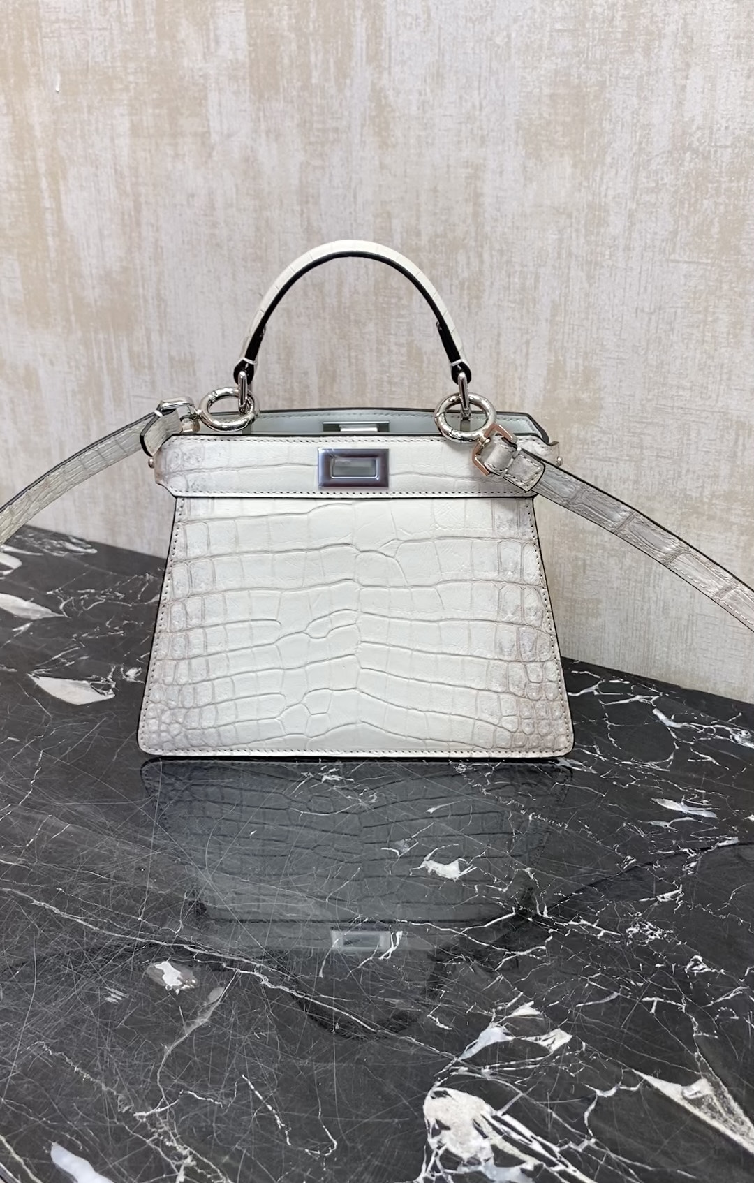 Fendi Beautiful peekaboo crocodile