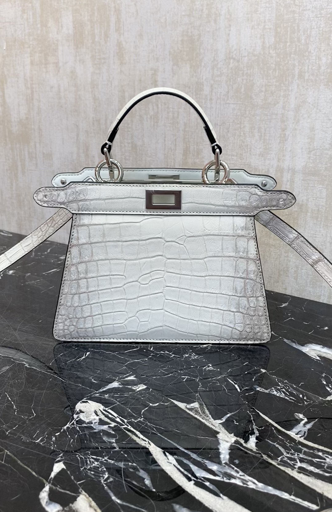 Fendi Beautiful peekaboo crocodile