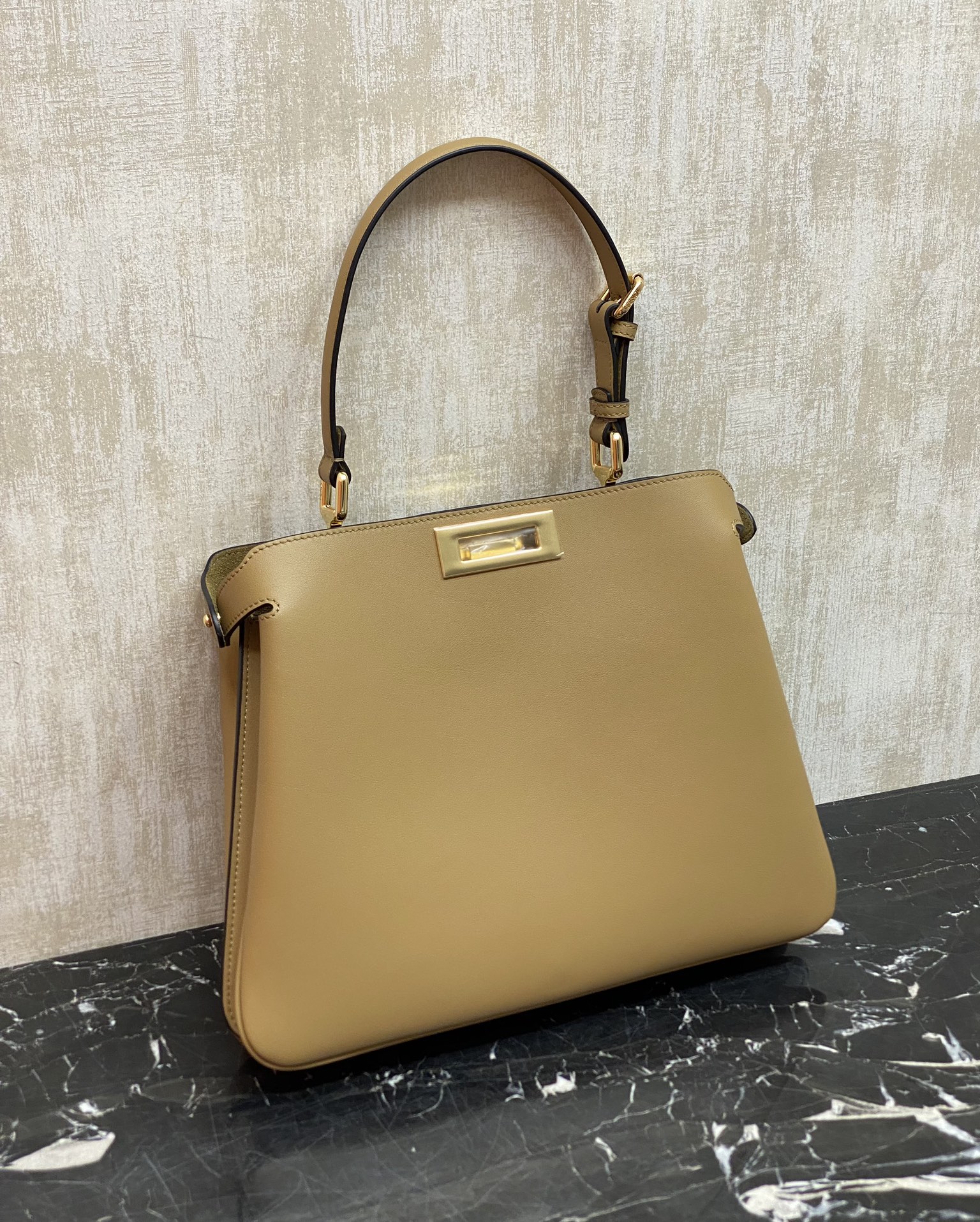 Fendi Single picture: 1380, apricot color (original leather)