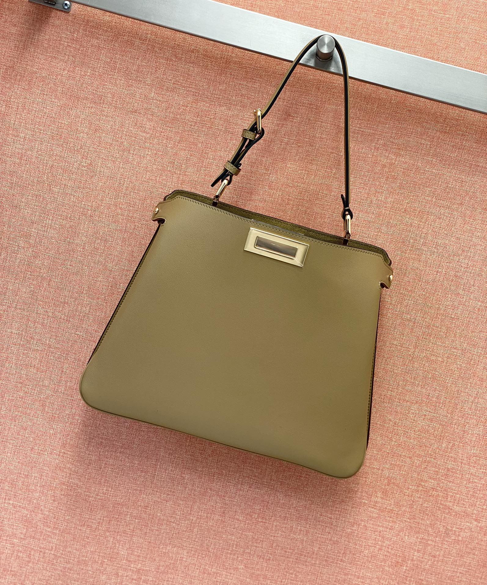 Fendi Single picture: 1380, apricot color (original leather)