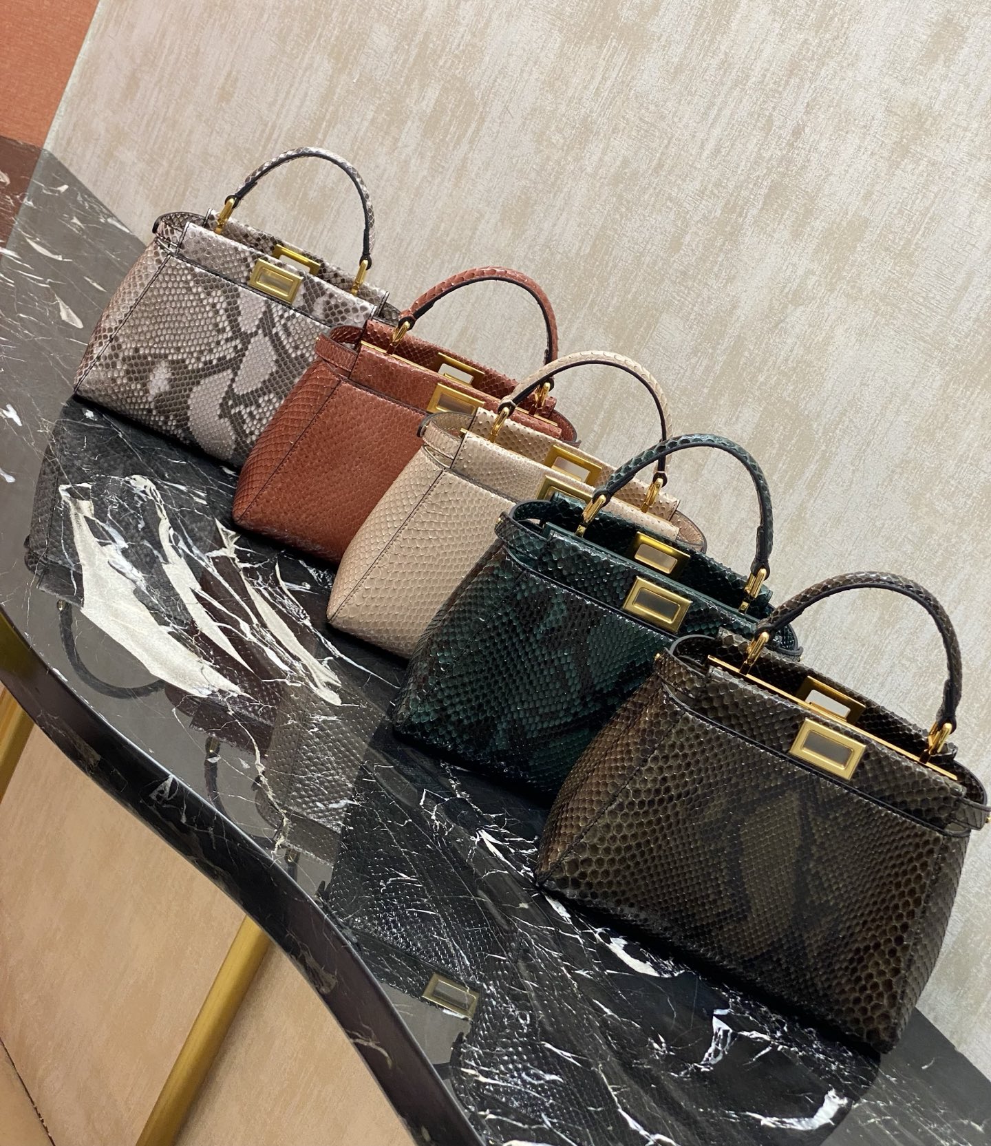Collection: Fendi rare item Peekaboo, made of imported python leather, lined with sheep leather, handles and detachable shoulder straps. Such a h